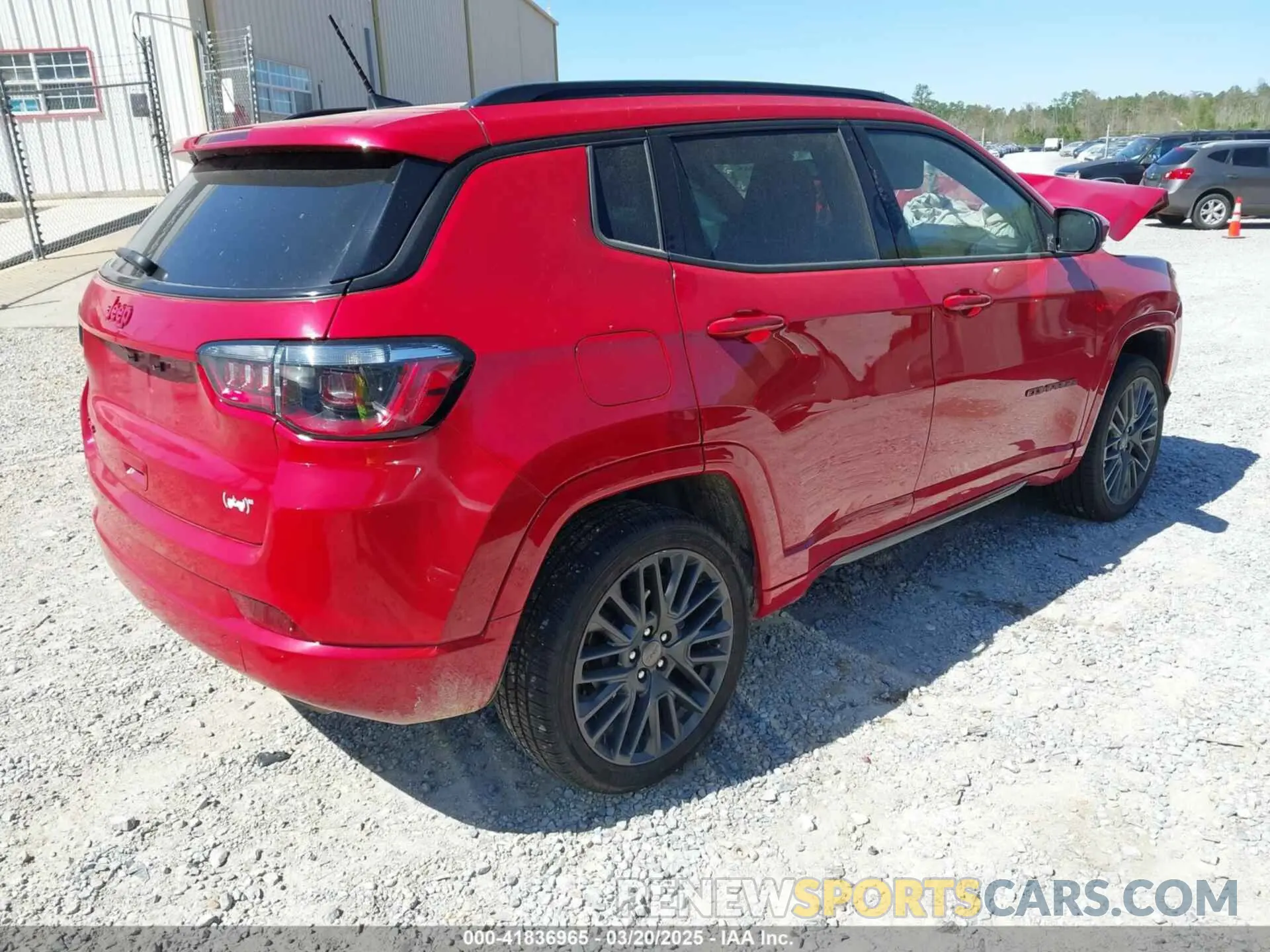 4 Photograph of a damaged car 3C4NJDCBXNT236673 JEEP COMPASS 2022