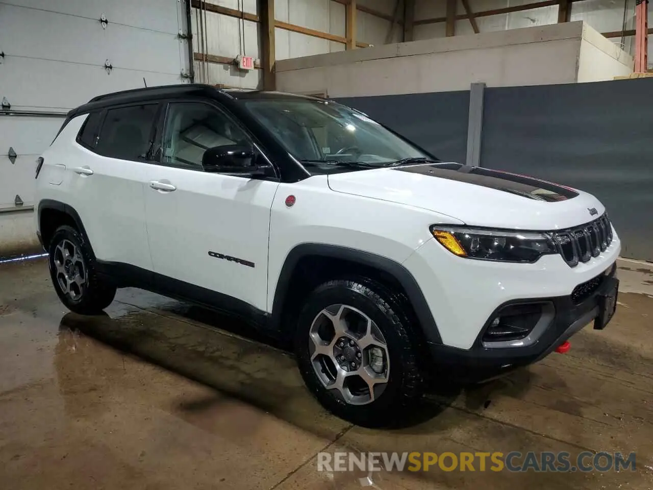 4 Photograph of a damaged car 3C4NJDDB0NT222392 JEEP COMPASS 2022