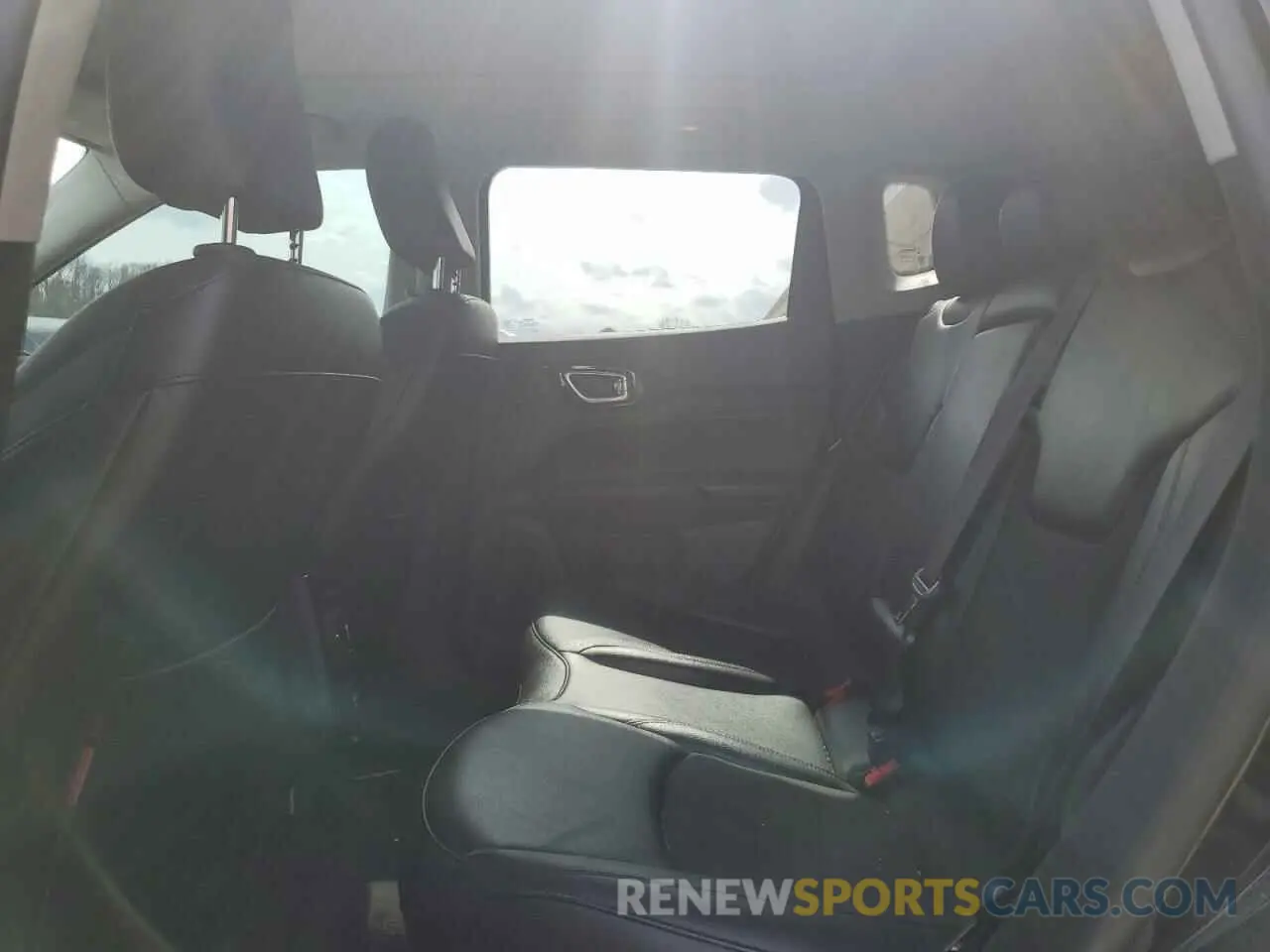 10 Photograph of a damaged car 3C4NJDDB1NT108093 JEEP COMPASS 2022