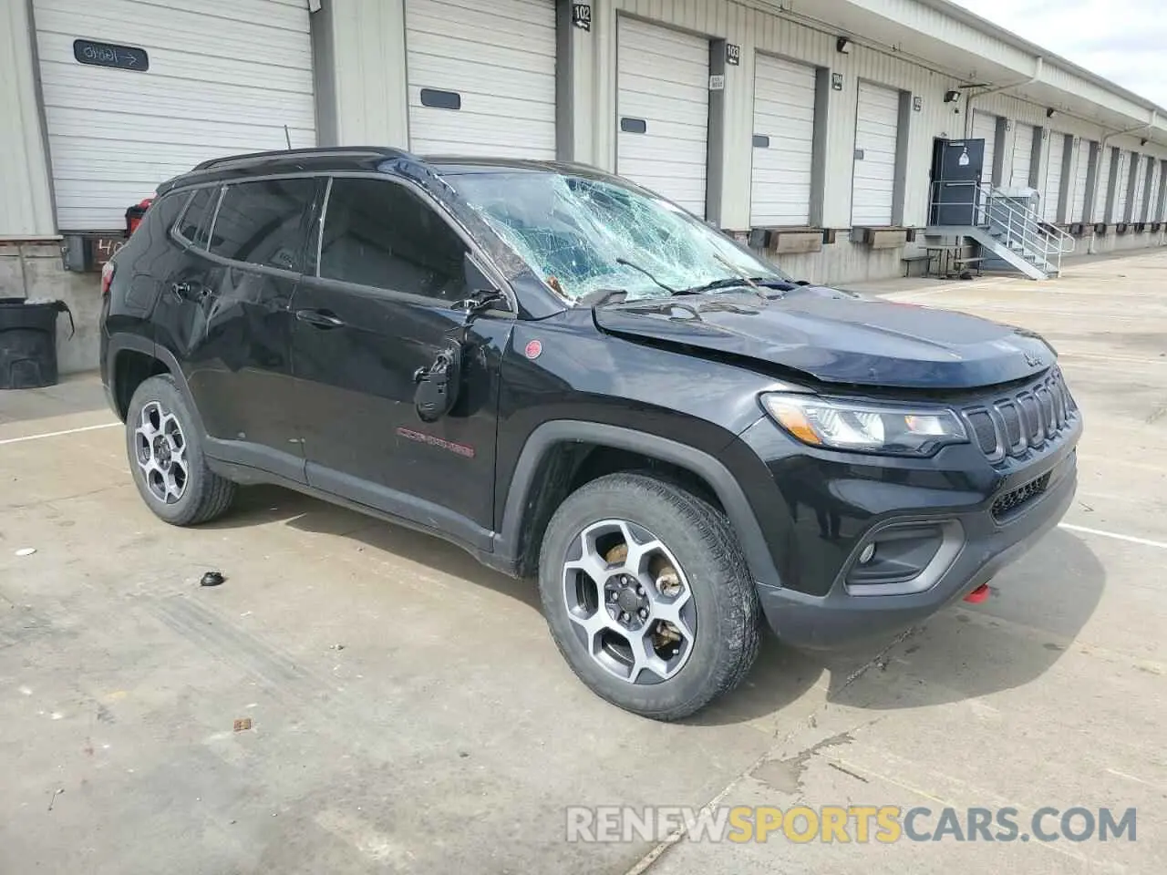 4 Photograph of a damaged car 3C4NJDDB1NT108093 JEEP COMPASS 2022