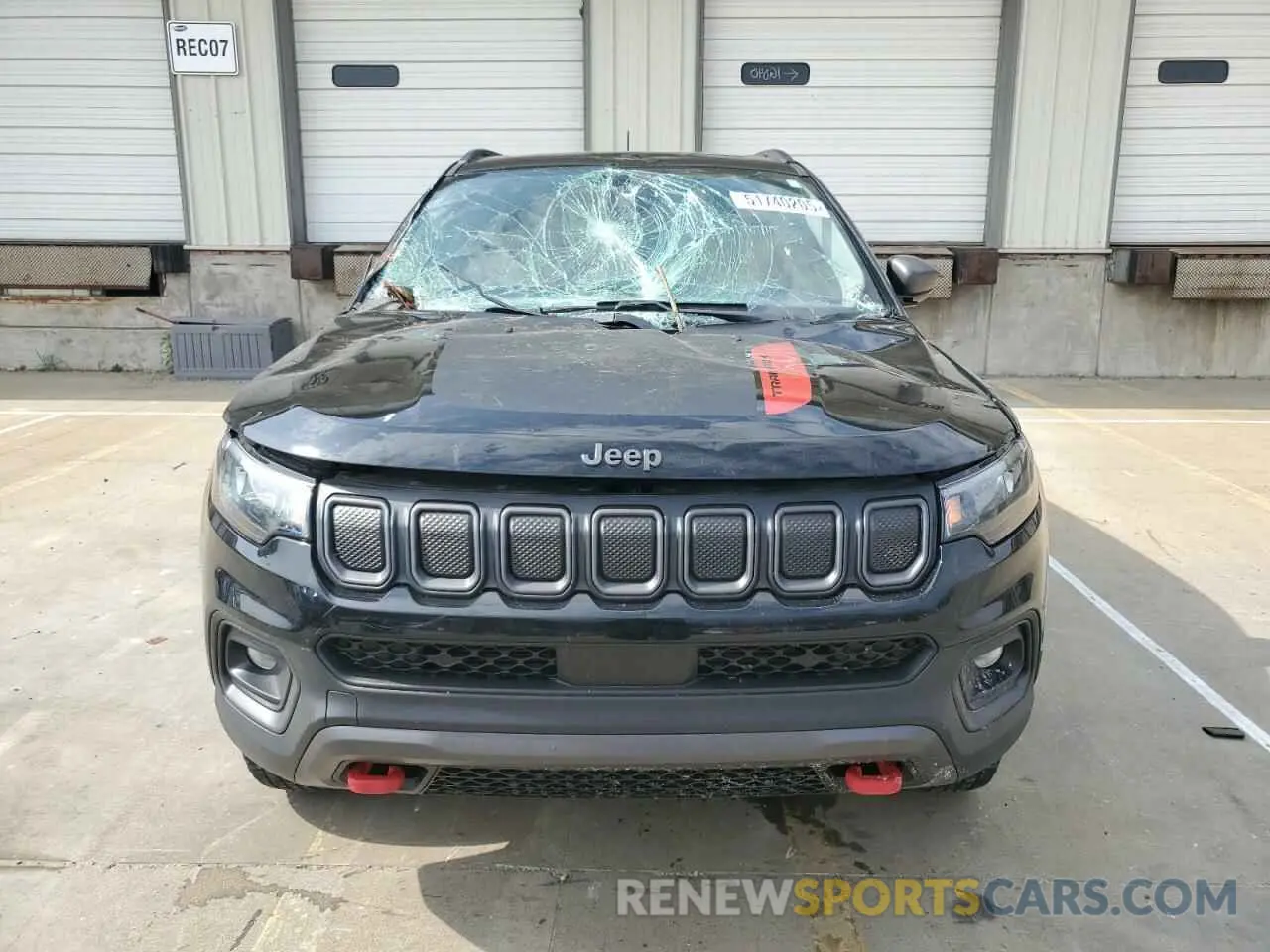 5 Photograph of a damaged car 3C4NJDDB1NT108093 JEEP COMPASS 2022