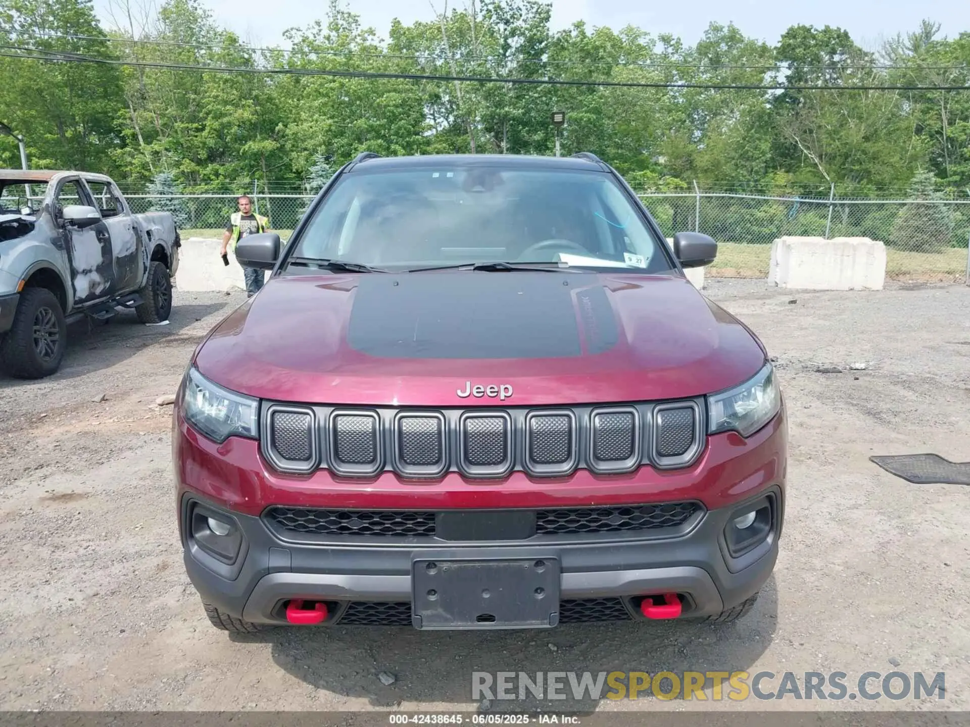 12 Photograph of a damaged car 3C4NJDDB1NT164115 JEEP COMPASS 2022