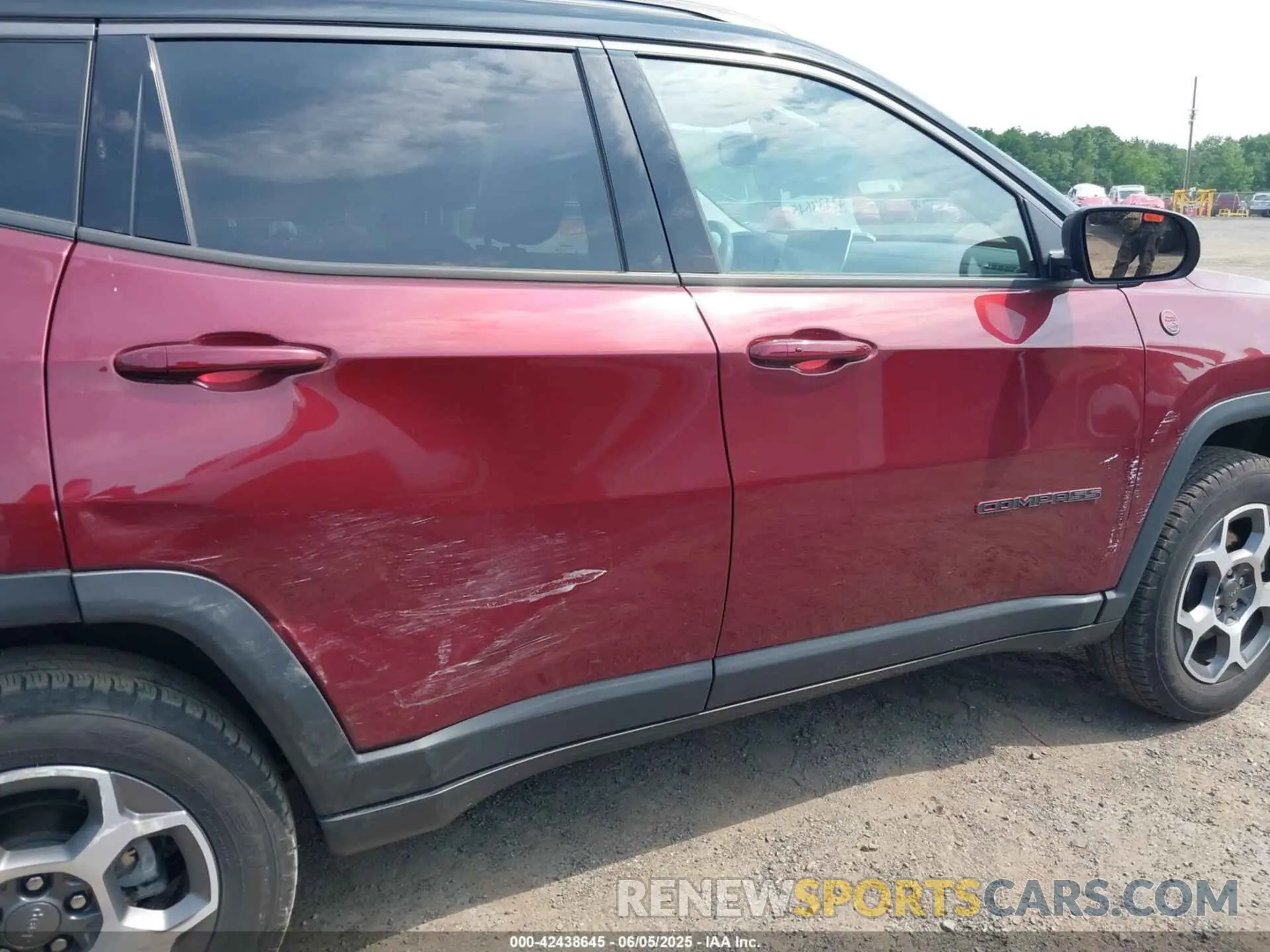 6 Photograph of a damaged car 3C4NJDDB1NT164115 JEEP COMPASS 2022