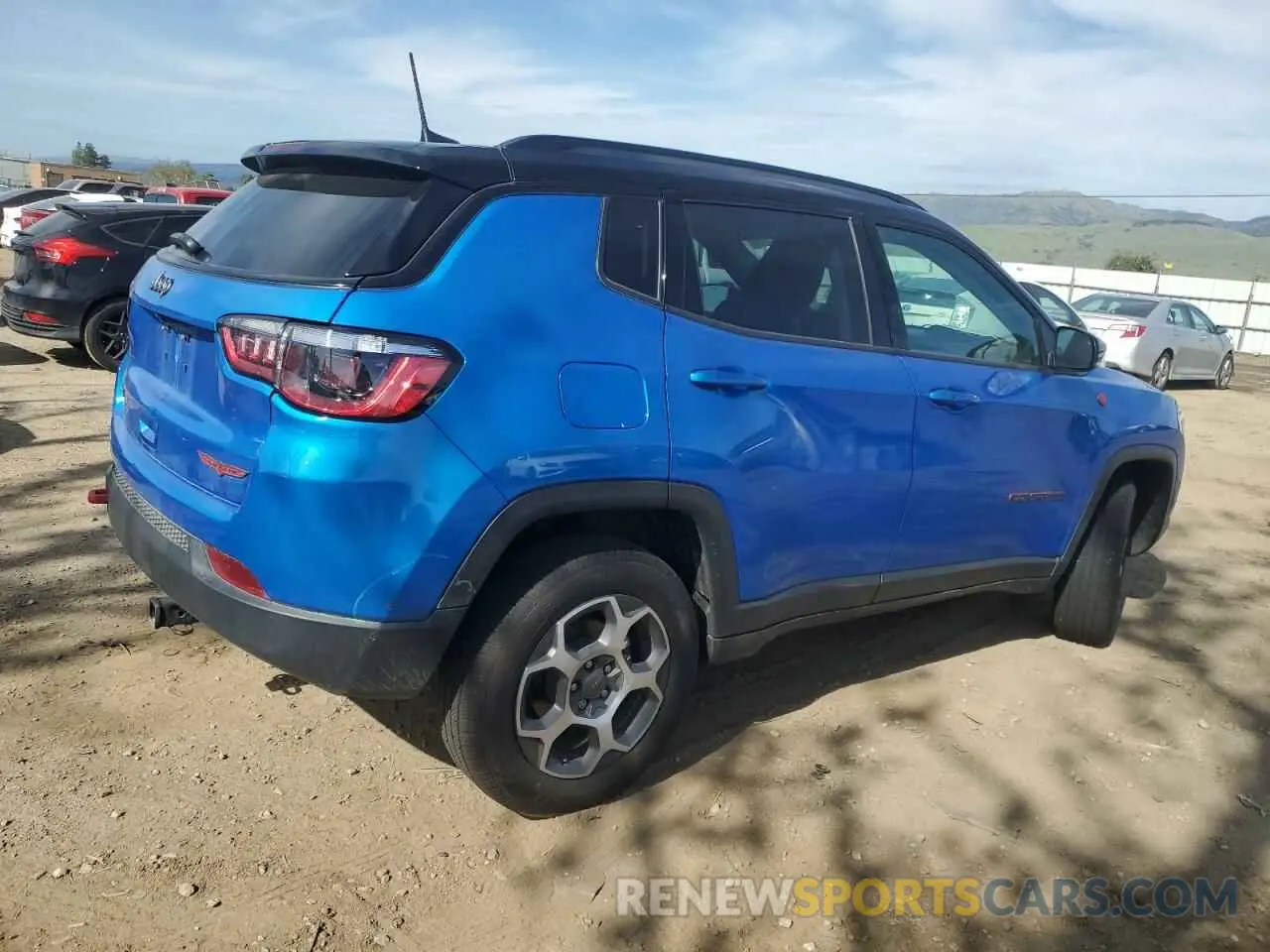 3 Photograph of a damaged car 3C4NJDDB1NT226032 JEEP COMPASS 2022