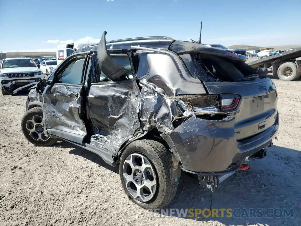 2 Photograph of a damaged car 3C4NJDDB2NT155259 JEEP COMPASS 2022