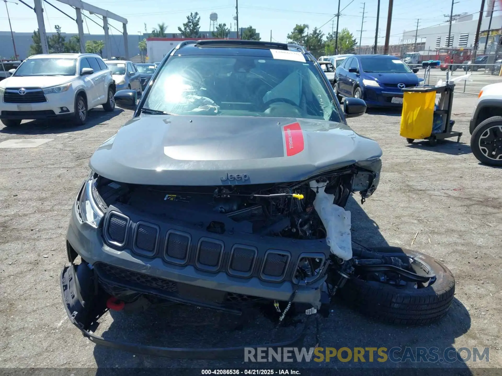 12 Photograph of a damaged car 3C4NJDDB2NT224046 JEEP COMPASS 2022