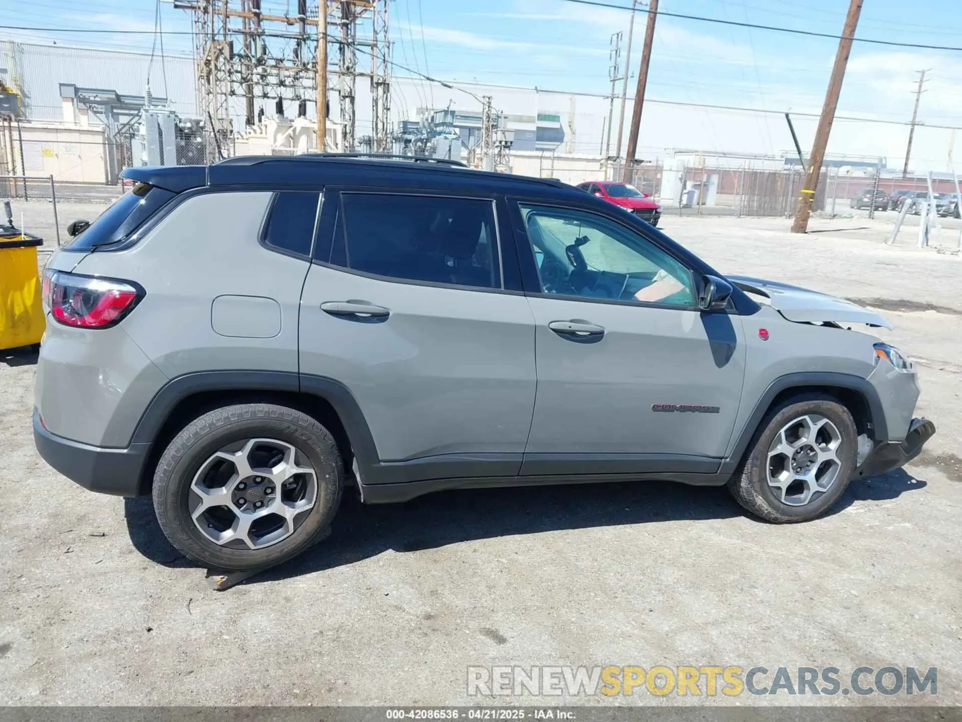 13 Photograph of a damaged car 3C4NJDDB2NT224046 JEEP COMPASS 2022