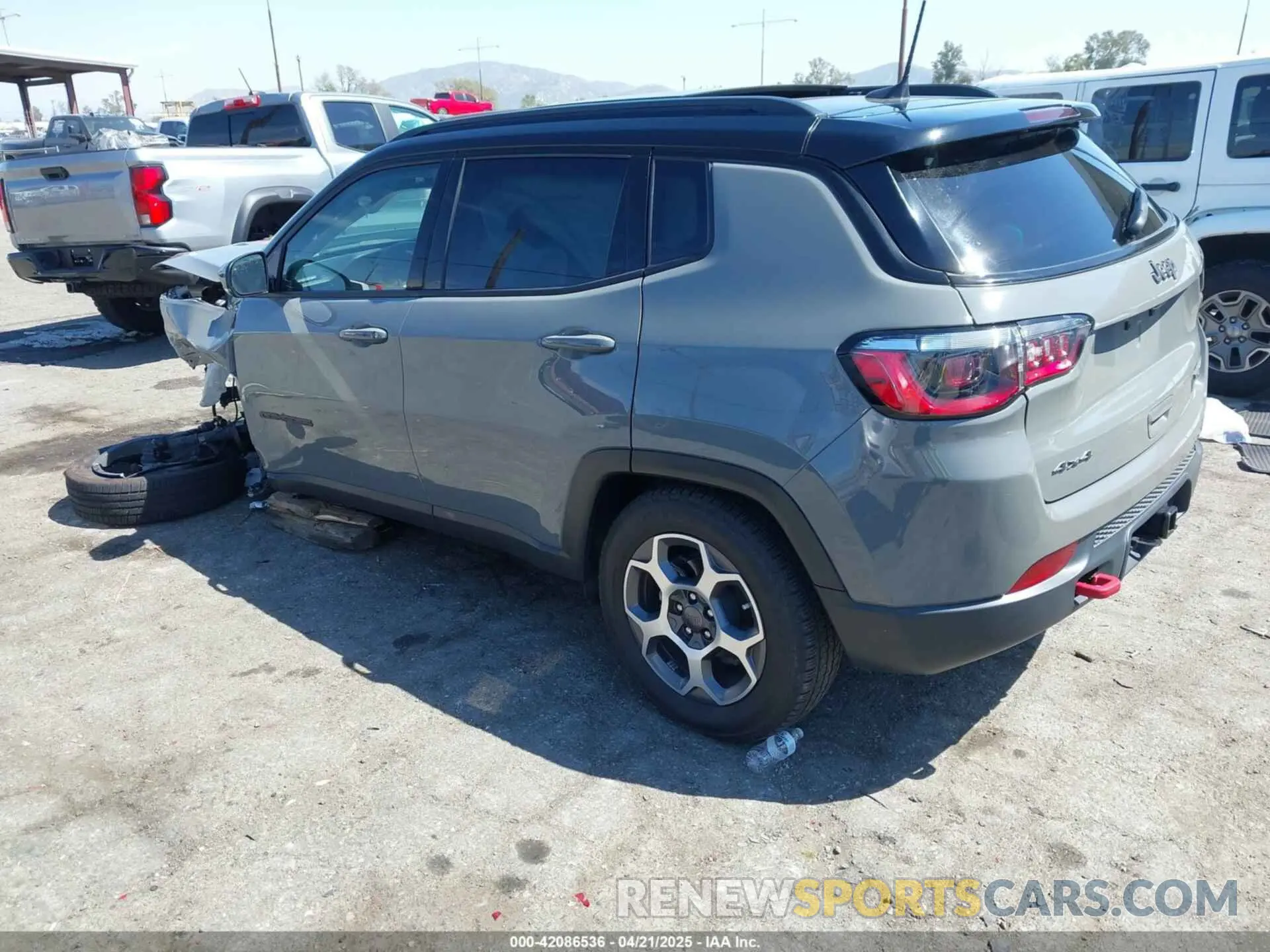 3 Photograph of a damaged car 3C4NJDDB2NT224046 JEEP COMPASS 2022