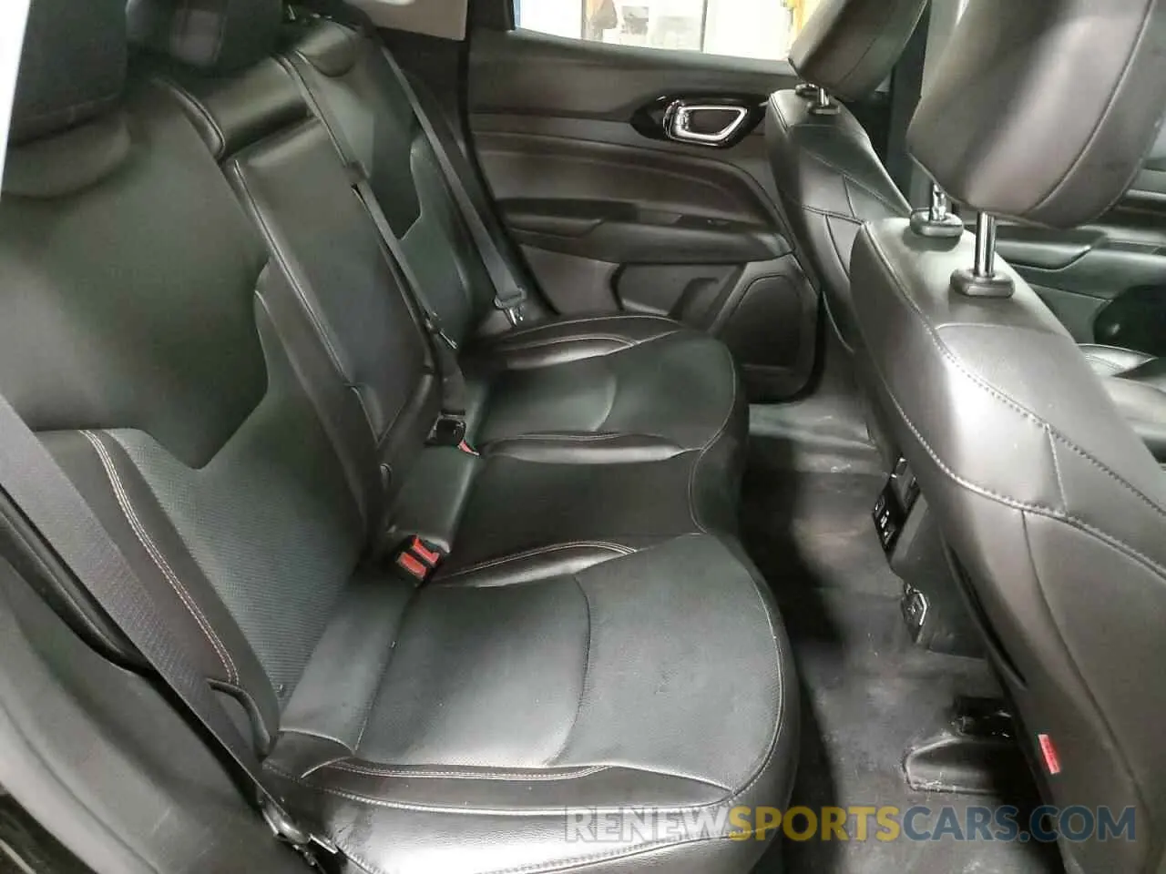 11 Photograph of a damaged car 3C4NJDDB2NT227769 JEEP COMPASS 2022