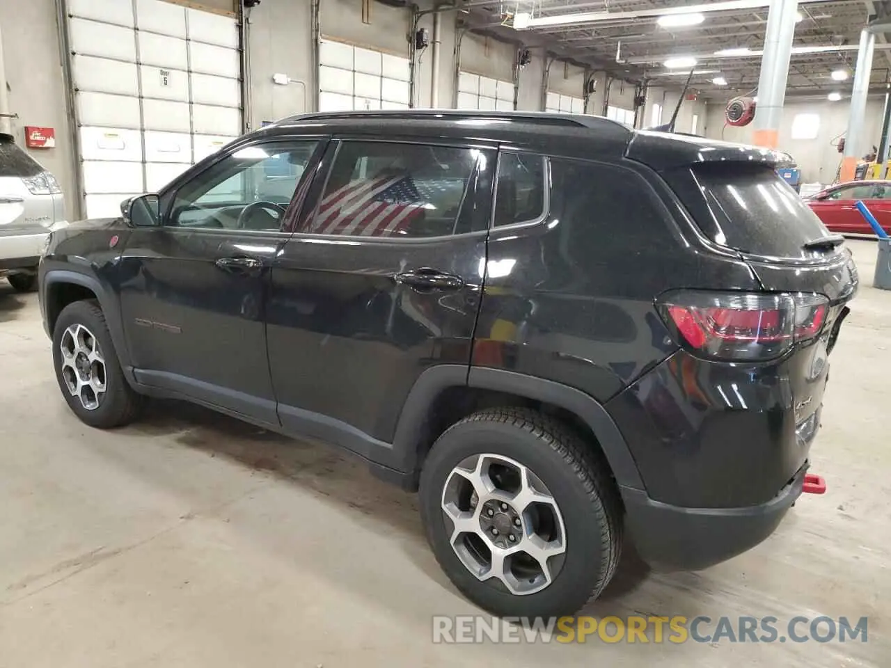 2 Photograph of a damaged car 3C4NJDDB2NT227769 JEEP COMPASS 2022