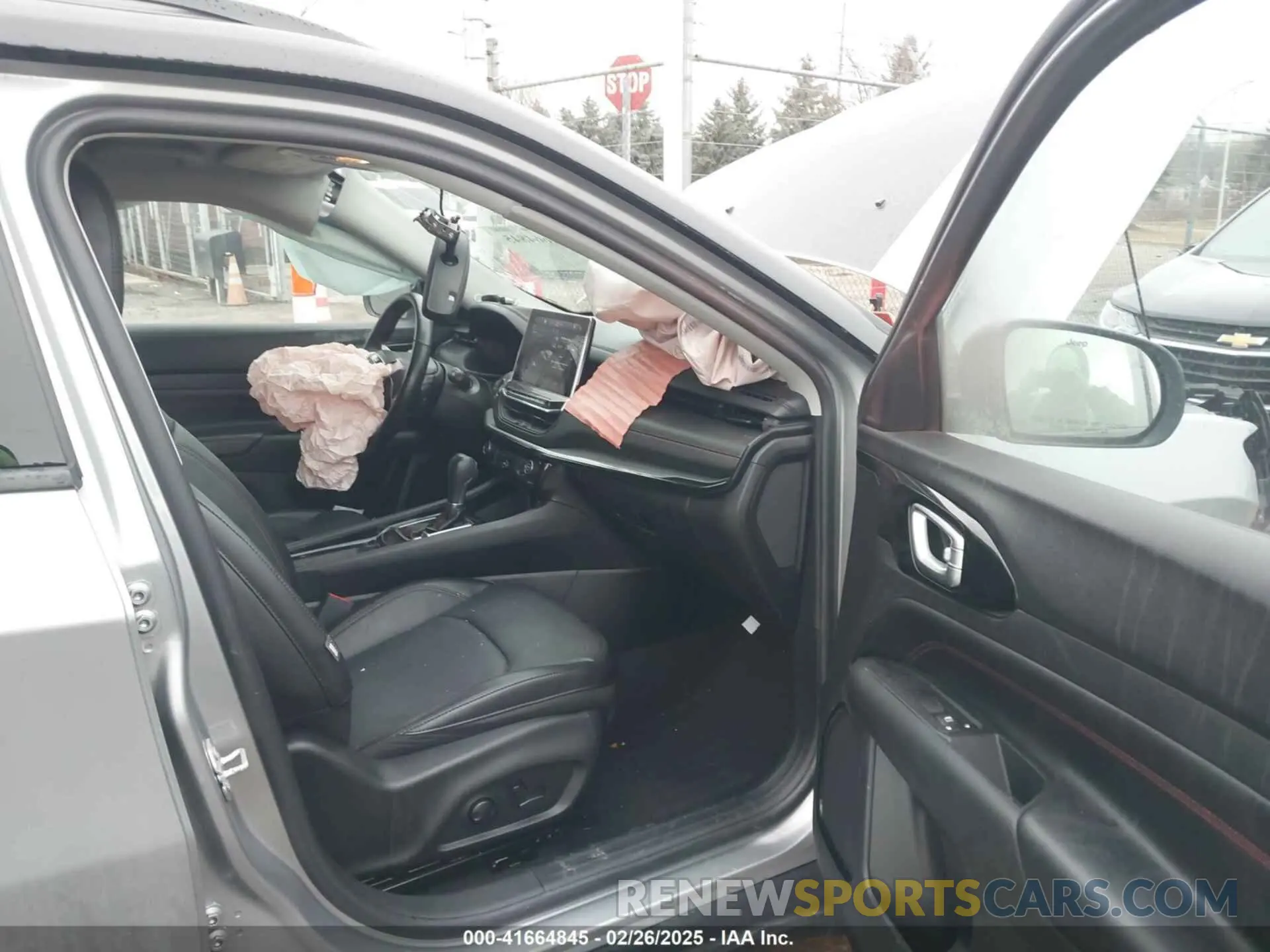 5 Photograph of a damaged car 3C4NJDDB3NT128118 JEEP COMPASS 2022