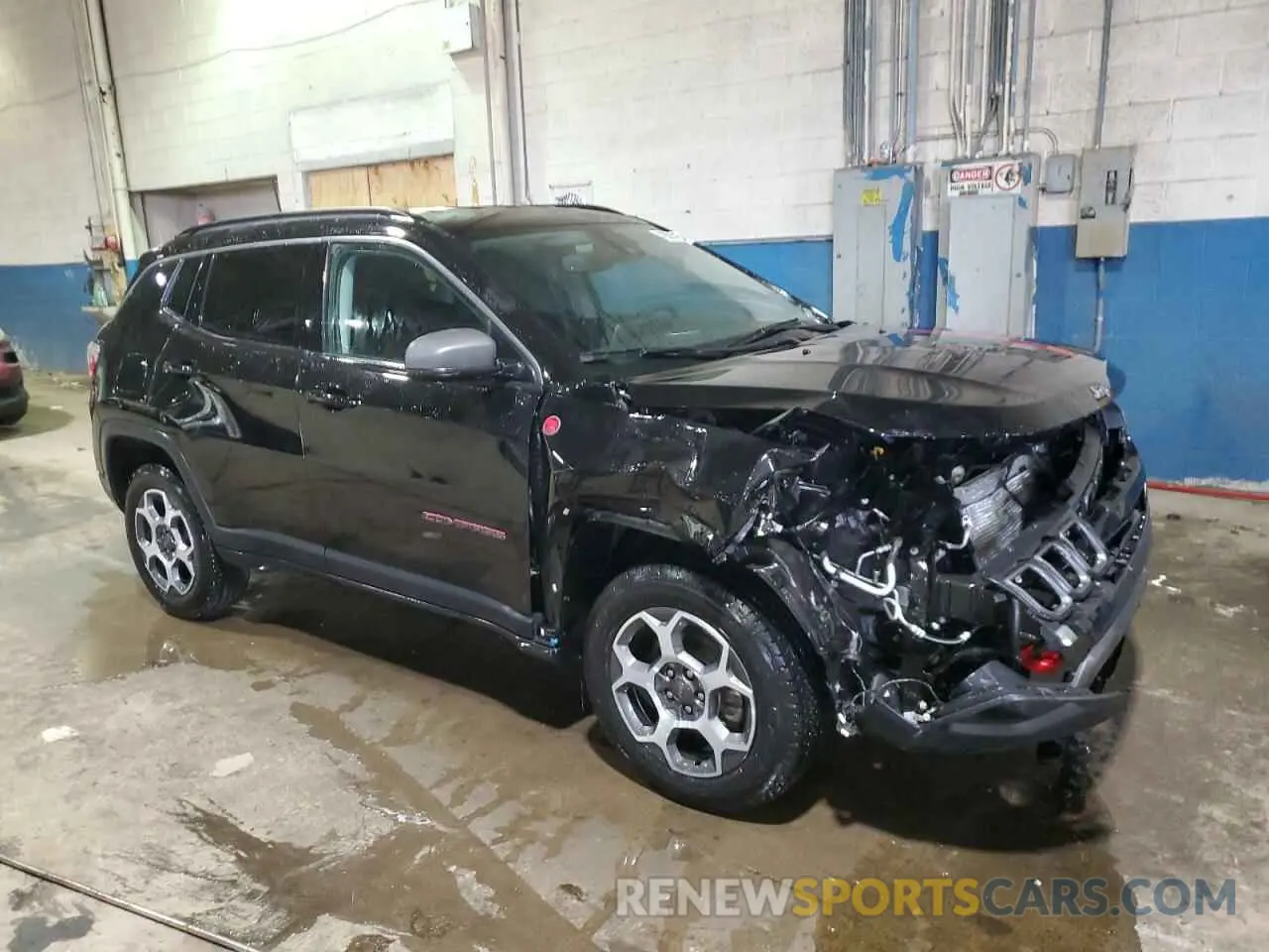 4 Photograph of a damaged car 3C4NJDDB3NT163497 JEEP COMPASS 2022