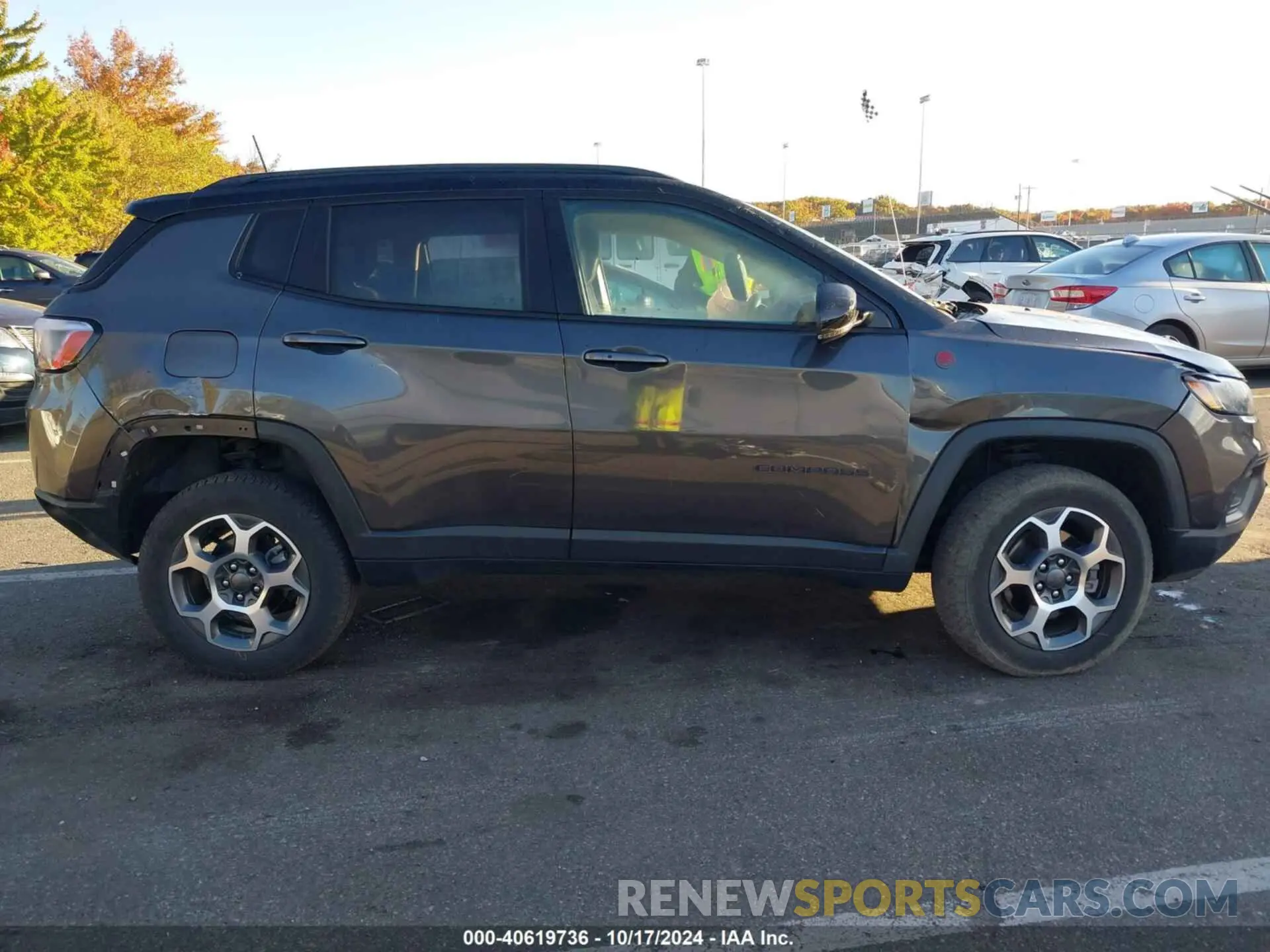 12 Photograph of a damaged car 3C4NJDDB3NT206168 JEEP COMPASS 2022