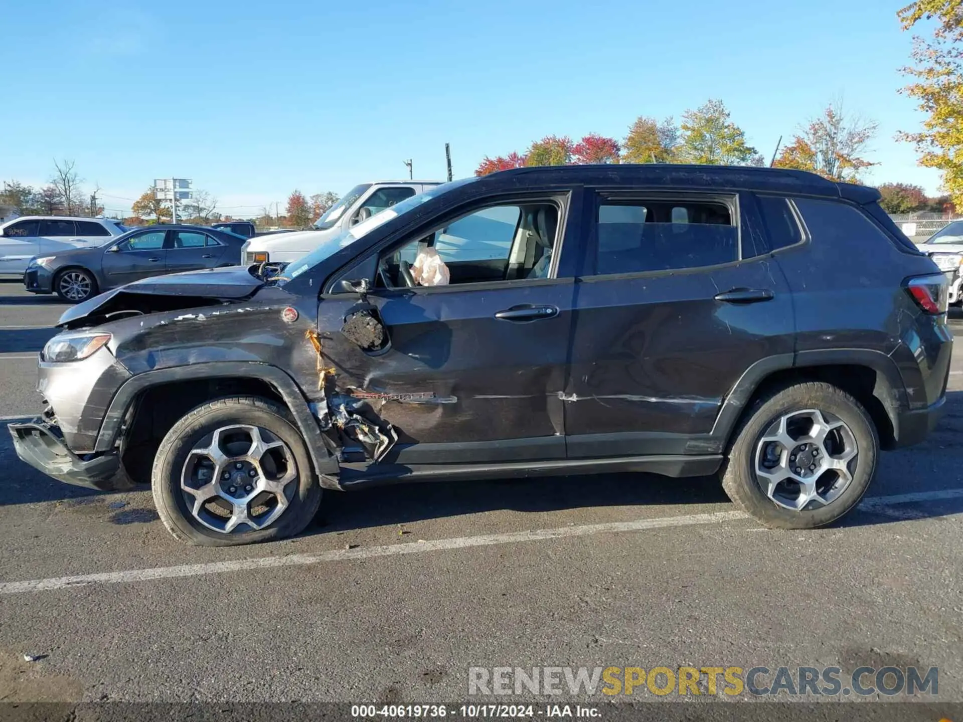 13 Photograph of a damaged car 3C4NJDDB3NT206168 JEEP COMPASS 2022