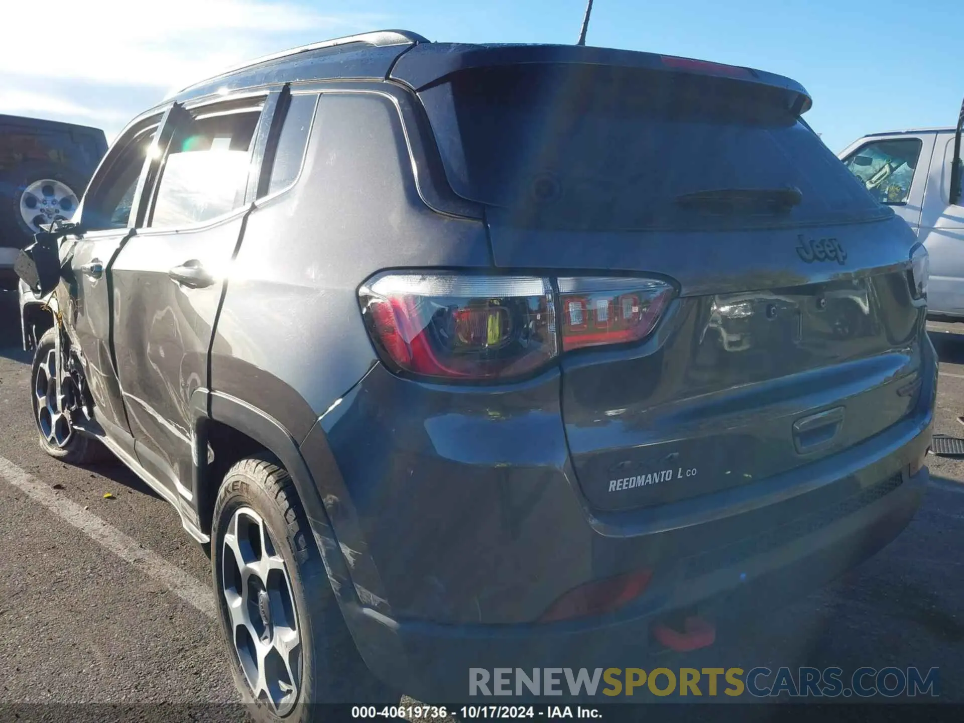 3 Photograph of a damaged car 3C4NJDDB3NT206168 JEEP COMPASS 2022