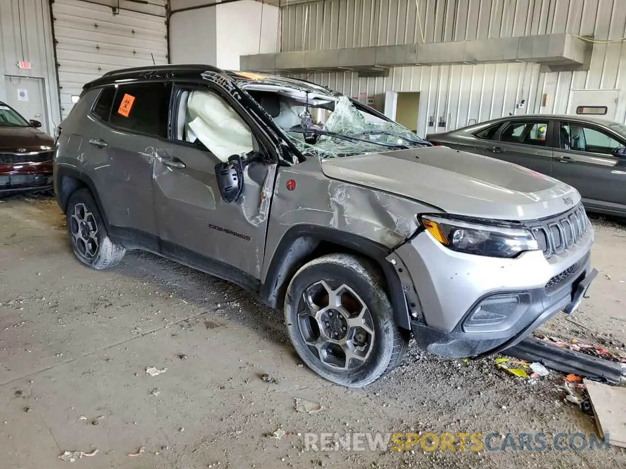 4 Photograph of a damaged car 3C4NJDDB4NT156932 JEEP COMPASS 2022