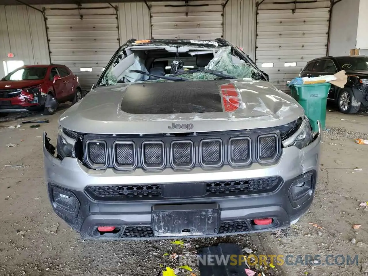 5 Photograph of a damaged car 3C4NJDDB4NT156932 JEEP COMPASS 2022
