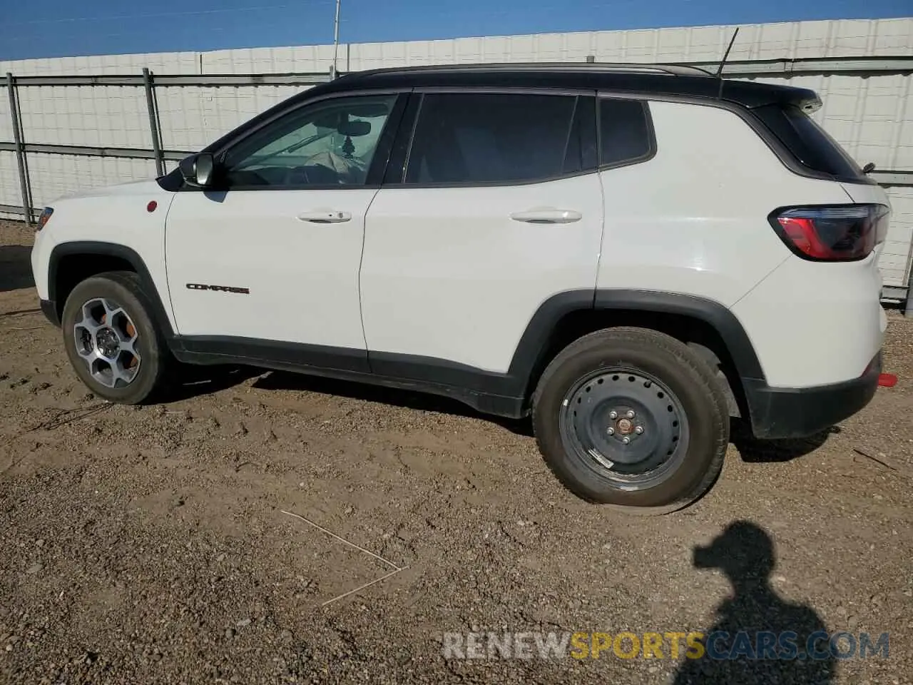2 Photograph of a damaged car 3C4NJDDB5NT148841 JEEP COMPASS 2022