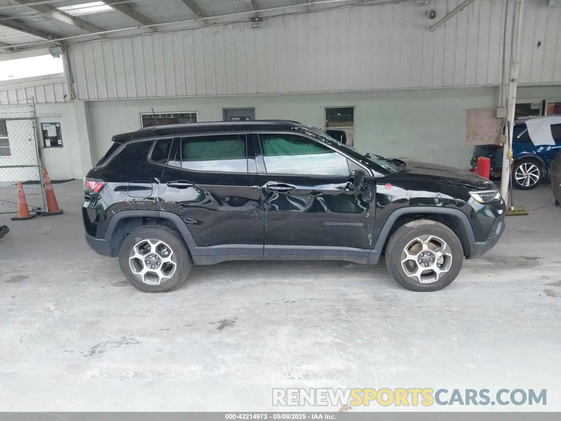 12 Photograph of a damaged car 3C4NJDDB5NT164201 JEEP COMPASS 2022