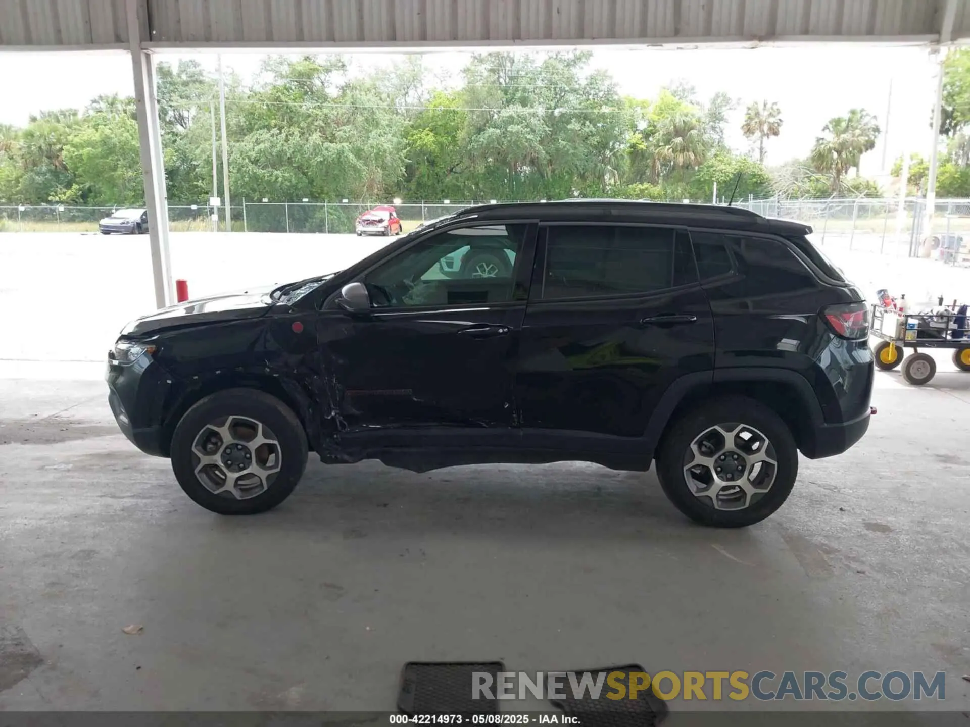 13 Photograph of a damaged car 3C4NJDDB5NT164201 JEEP COMPASS 2022