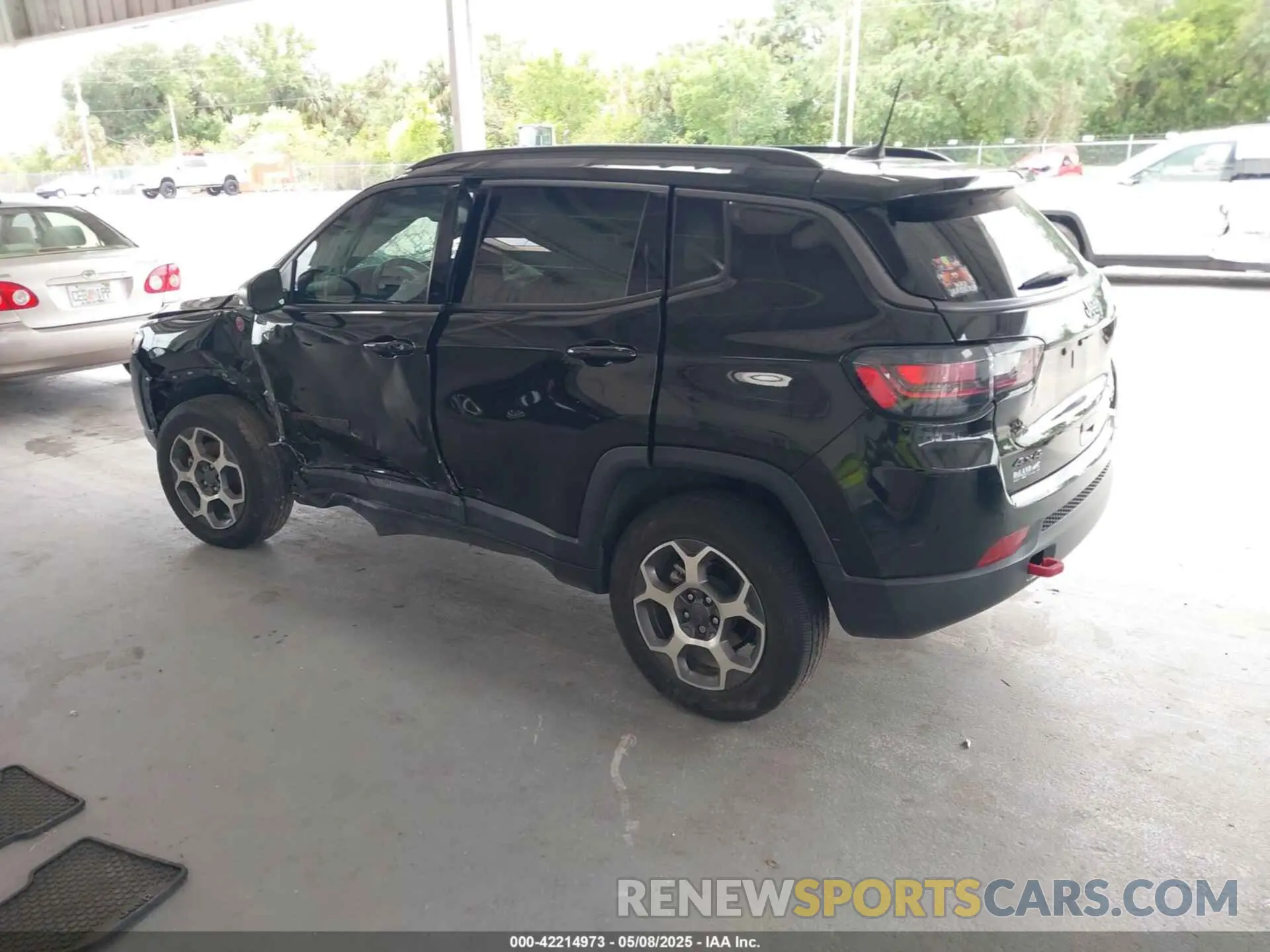 3 Photograph of a damaged car 3C4NJDDB5NT164201 JEEP COMPASS 2022