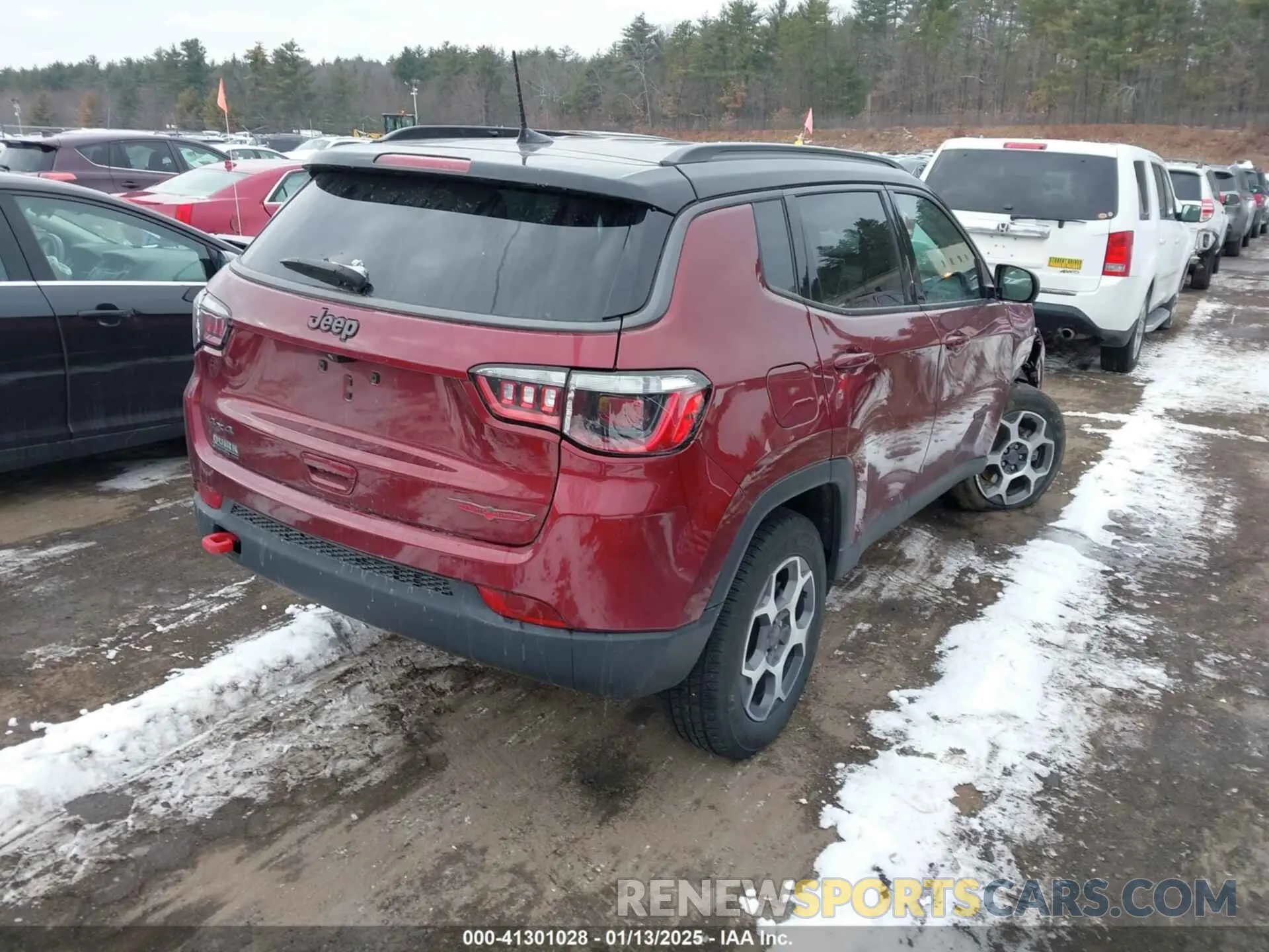 4 Photograph of a damaged car 3C4NJDDB5NT183847 JEEP COMPASS 2022