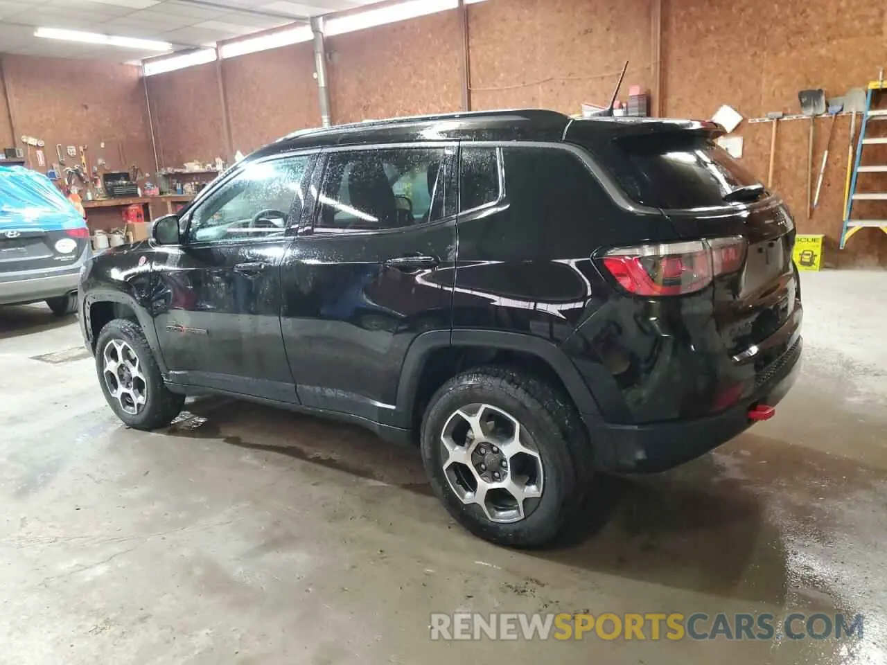 2 Photograph of a damaged car 3C4NJDDB5NT192208 JEEP COMPASS 2022