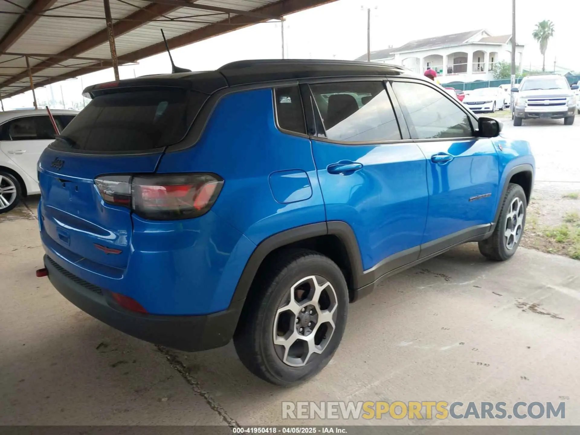 4 Photograph of a damaged car 3C4NJDDB6NT162831 JEEP COMPASS 2022