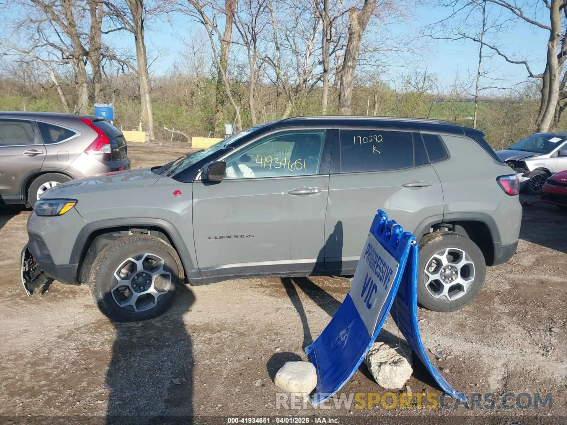 14 Photograph of a damaged car 3C4NJDDB6NT170282 JEEP COMPASS 2022