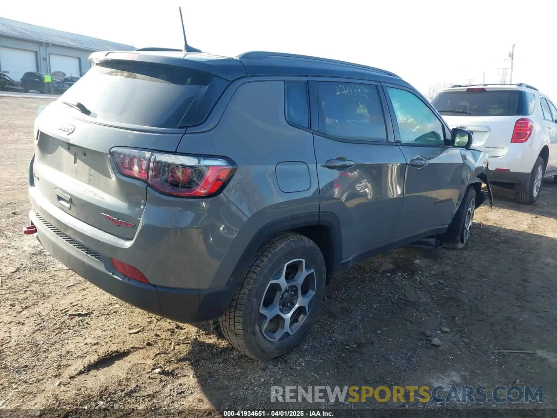 4 Photograph of a damaged car 3C4NJDDB6NT170282 JEEP COMPASS 2022