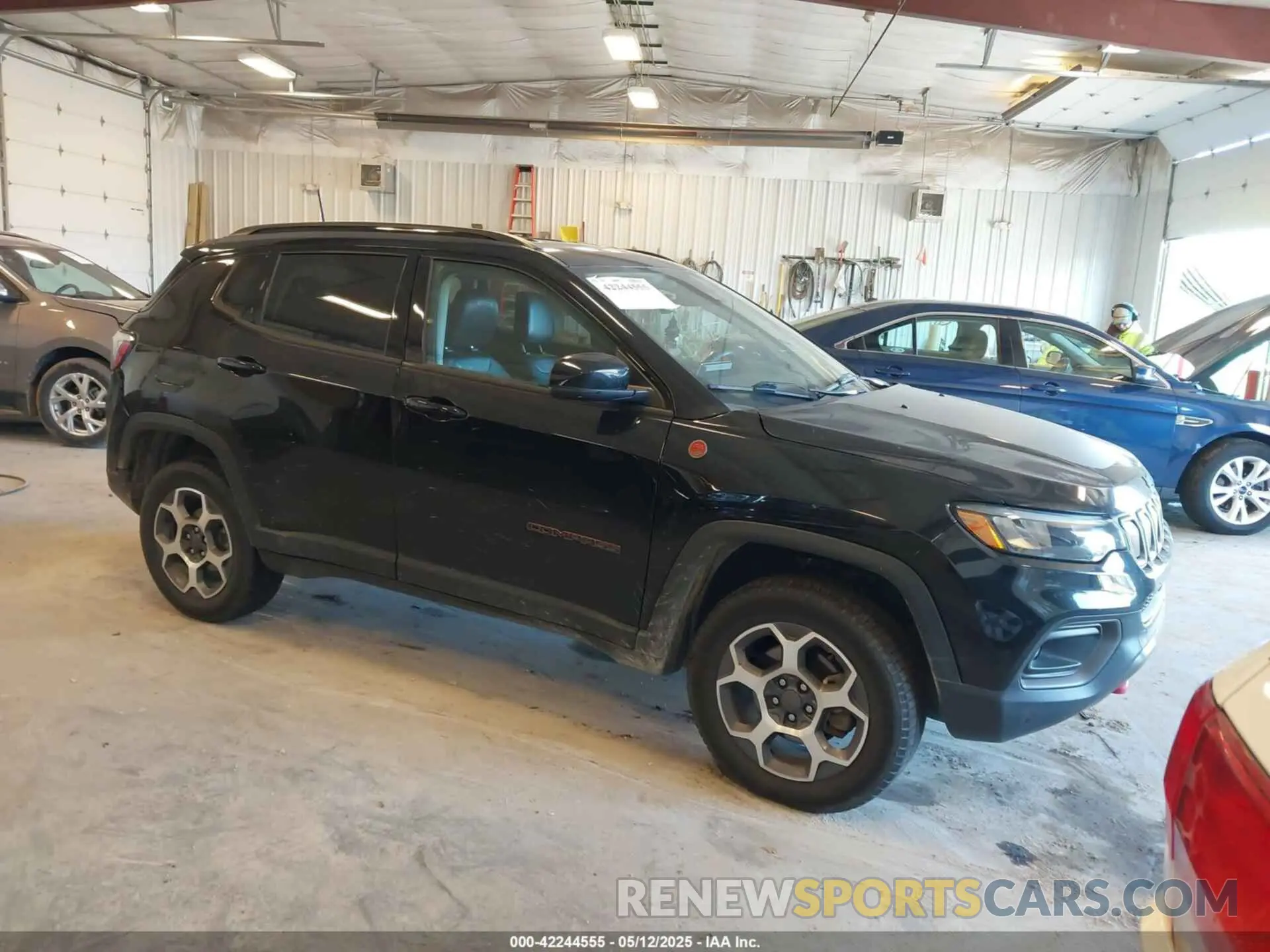 1 Photograph of a damaged car 3C4NJDDB7NT193831 JEEP COMPASS 2022