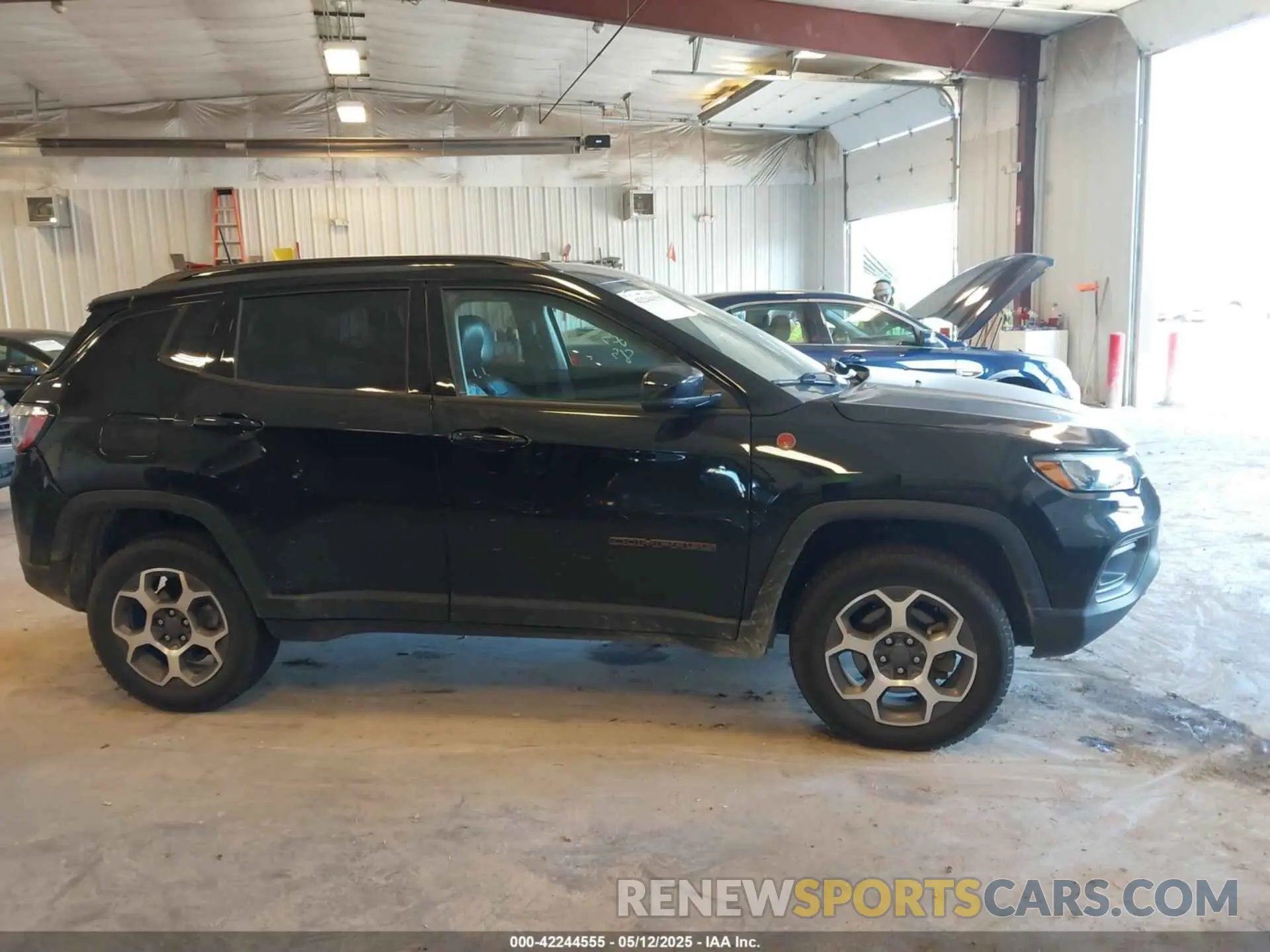13 Photograph of a damaged car 3C4NJDDB7NT193831 JEEP COMPASS 2022