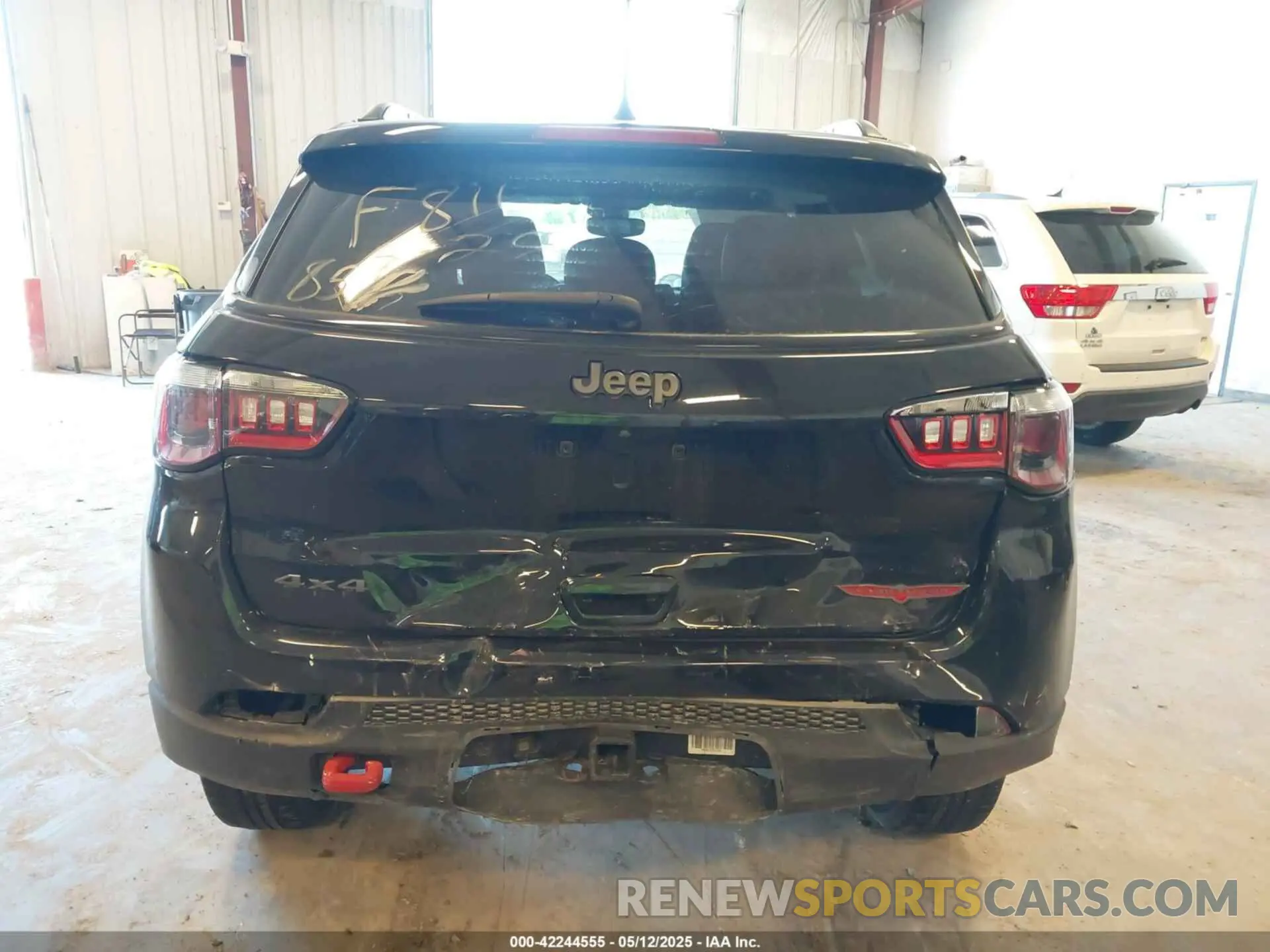 16 Photograph of a damaged car 3C4NJDDB7NT193831 JEEP COMPASS 2022
