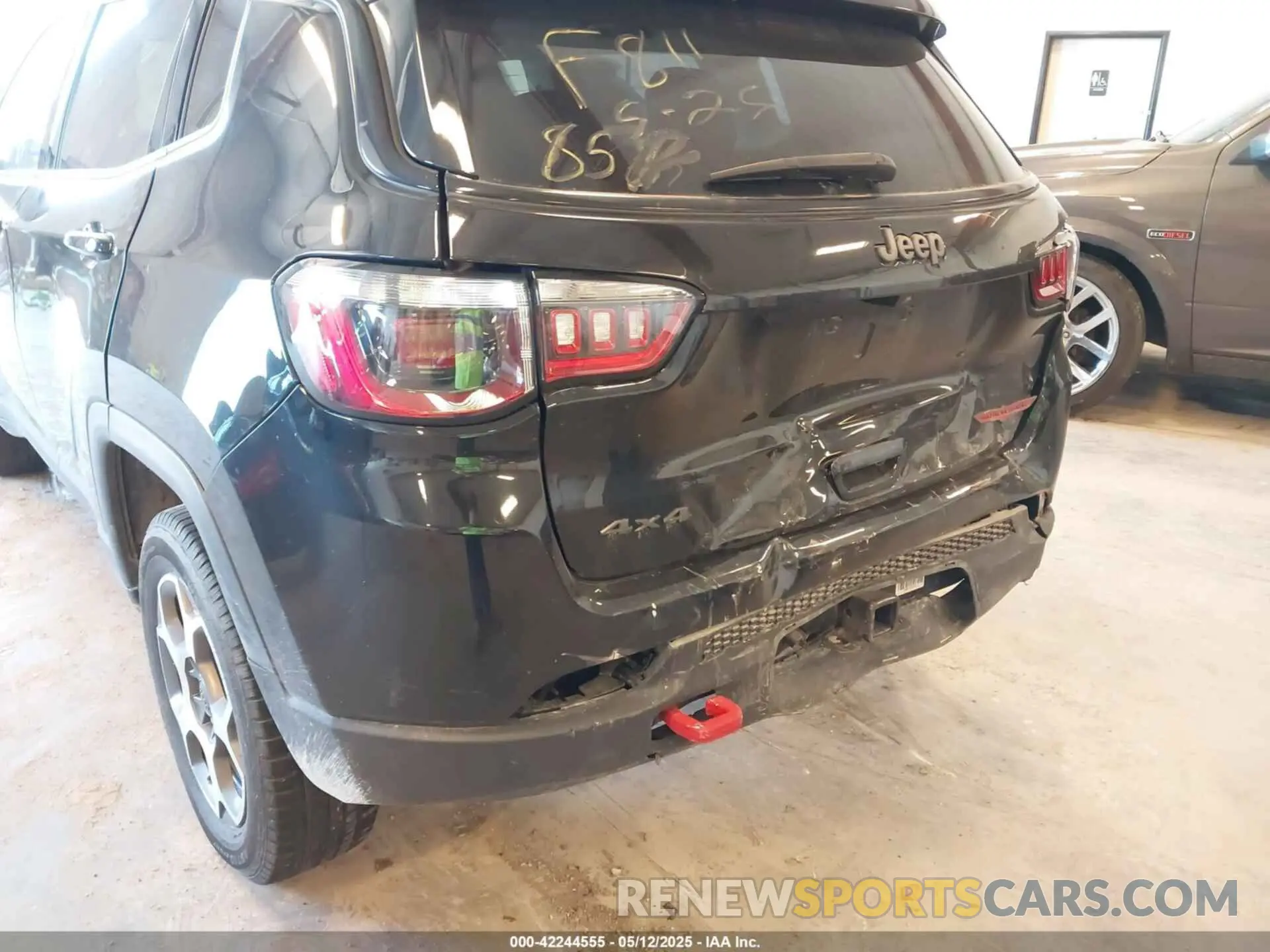 6 Photograph of a damaged car 3C4NJDDB7NT193831 JEEP COMPASS 2022