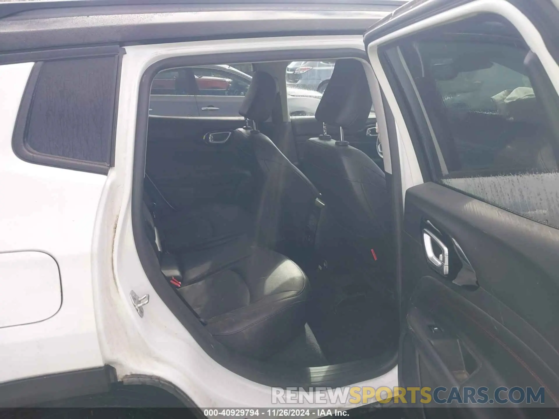 8 Photograph of a damaged car 3C4NJDDB7NT226018 JEEP COMPASS 2022