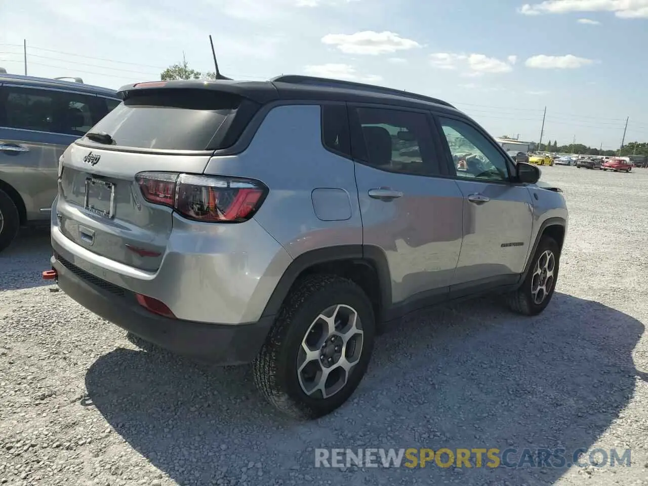3 Photograph of a damaged car 3C4NJDDB8NT101366 JEEP COMPASS 2022