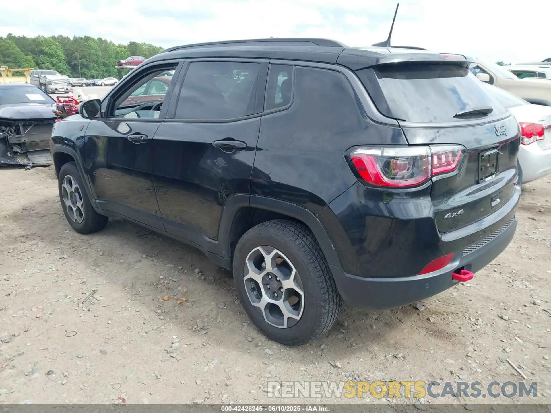 3 Photograph of a damaged car 3C4NJDDB8NT114134 JEEP COMPASS 2022