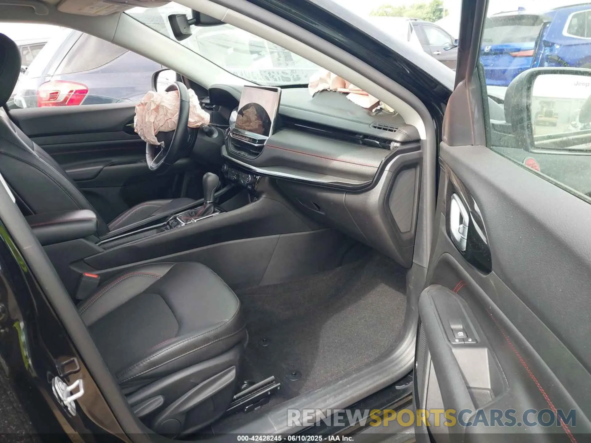 5 Photograph of a damaged car 3C4NJDDB8NT114134 JEEP COMPASS 2022
