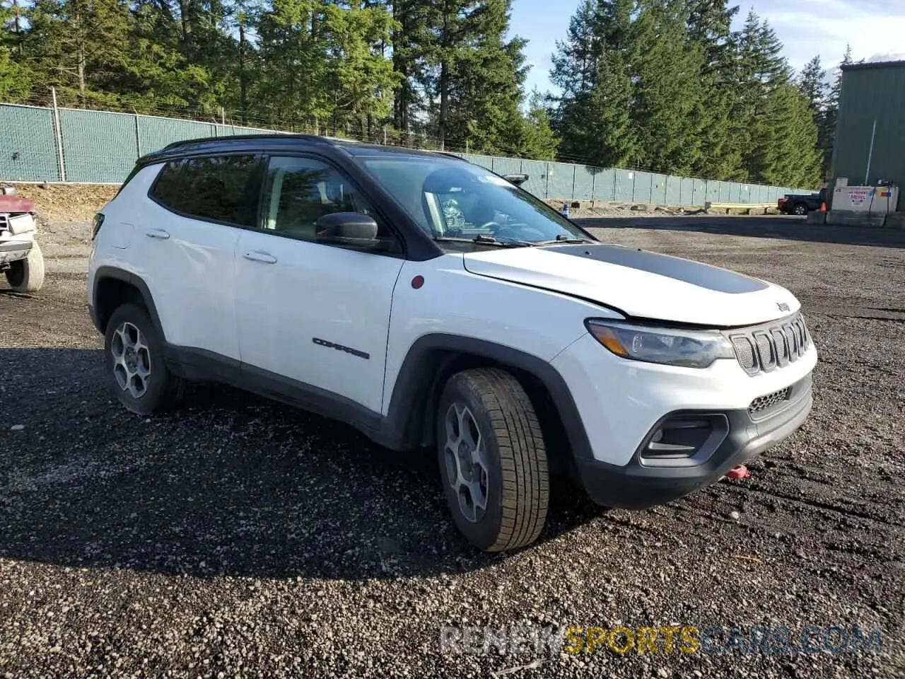 4 Photograph of a damaged car 3C4NJDDB8NT219448 JEEP COMPASS 2022