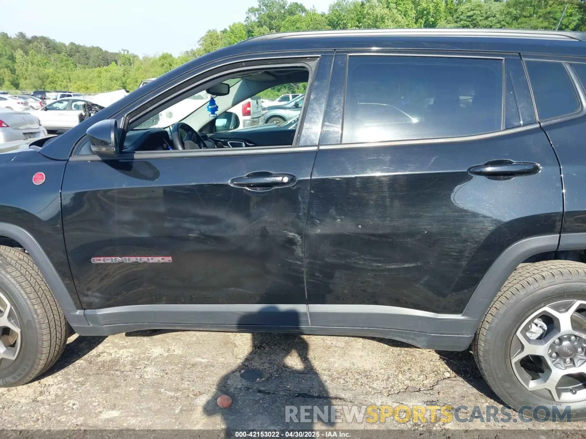 14 Photograph of a damaged car 3C4NJDDB8NT226237 JEEP COMPASS 2022