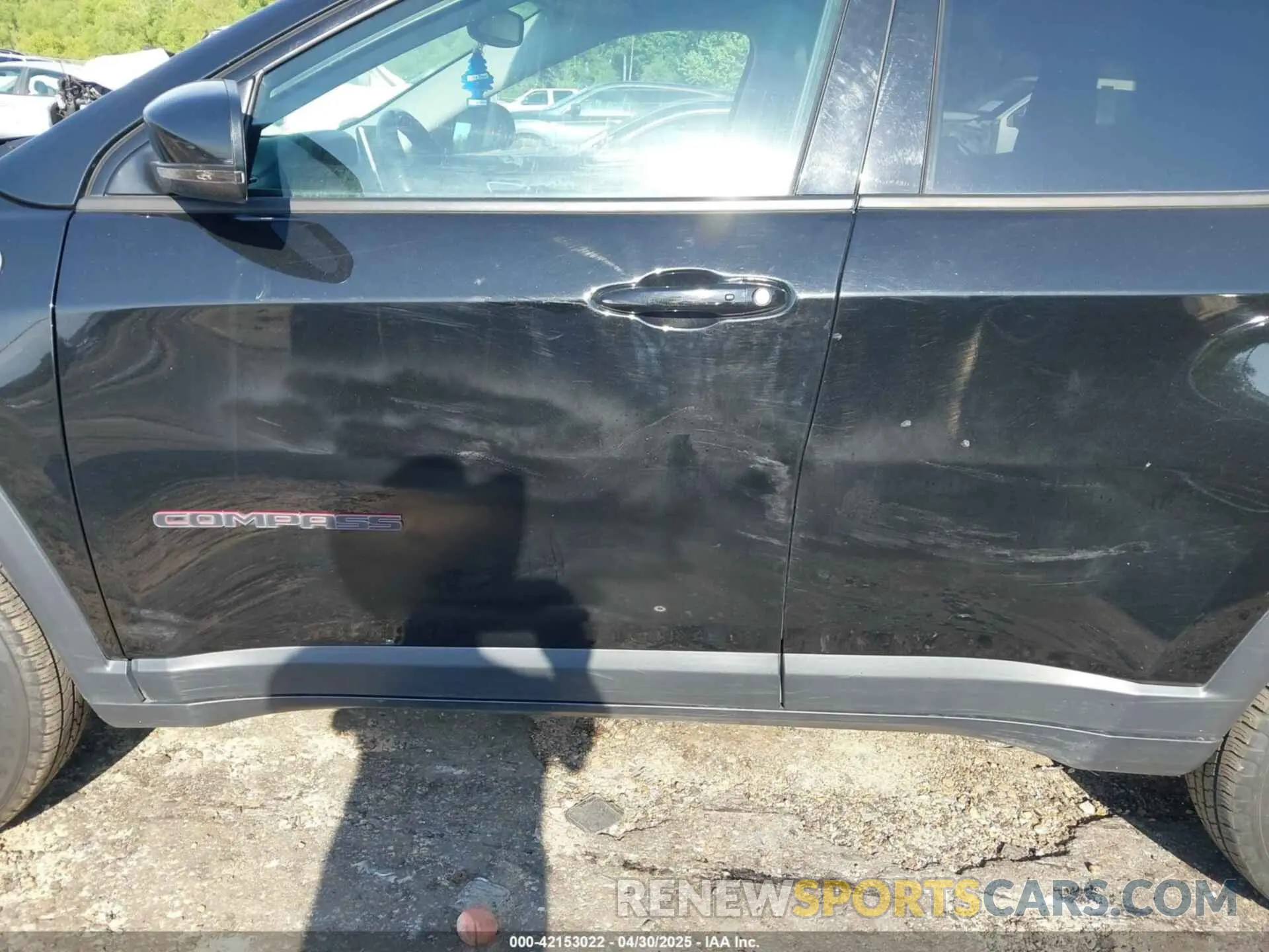 6 Photograph of a damaged car 3C4NJDDB8NT226237 JEEP COMPASS 2022