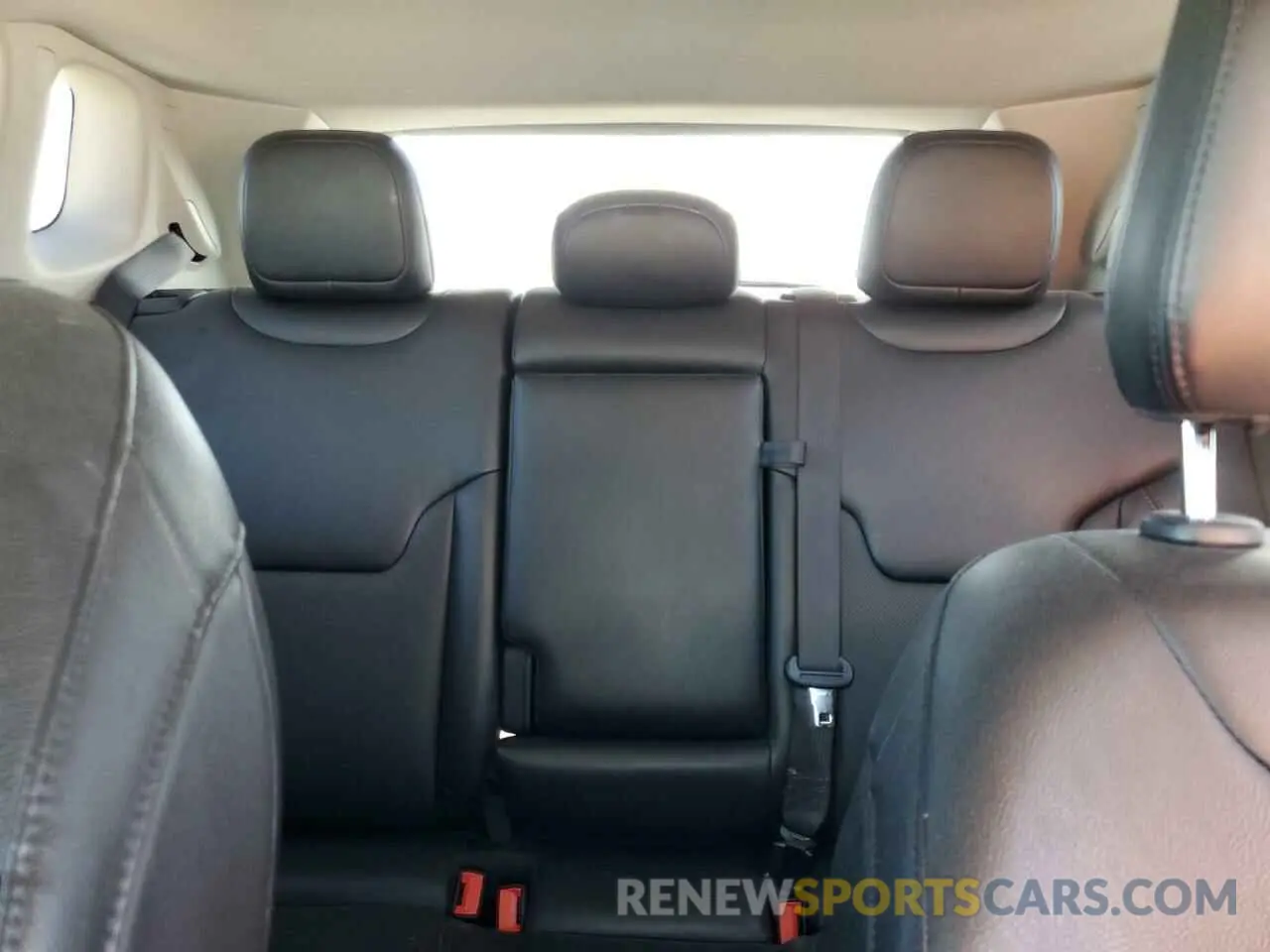 10 Photograph of a damaged car 3C4NJDDBXNT176019 JEEP COMPASS 2022