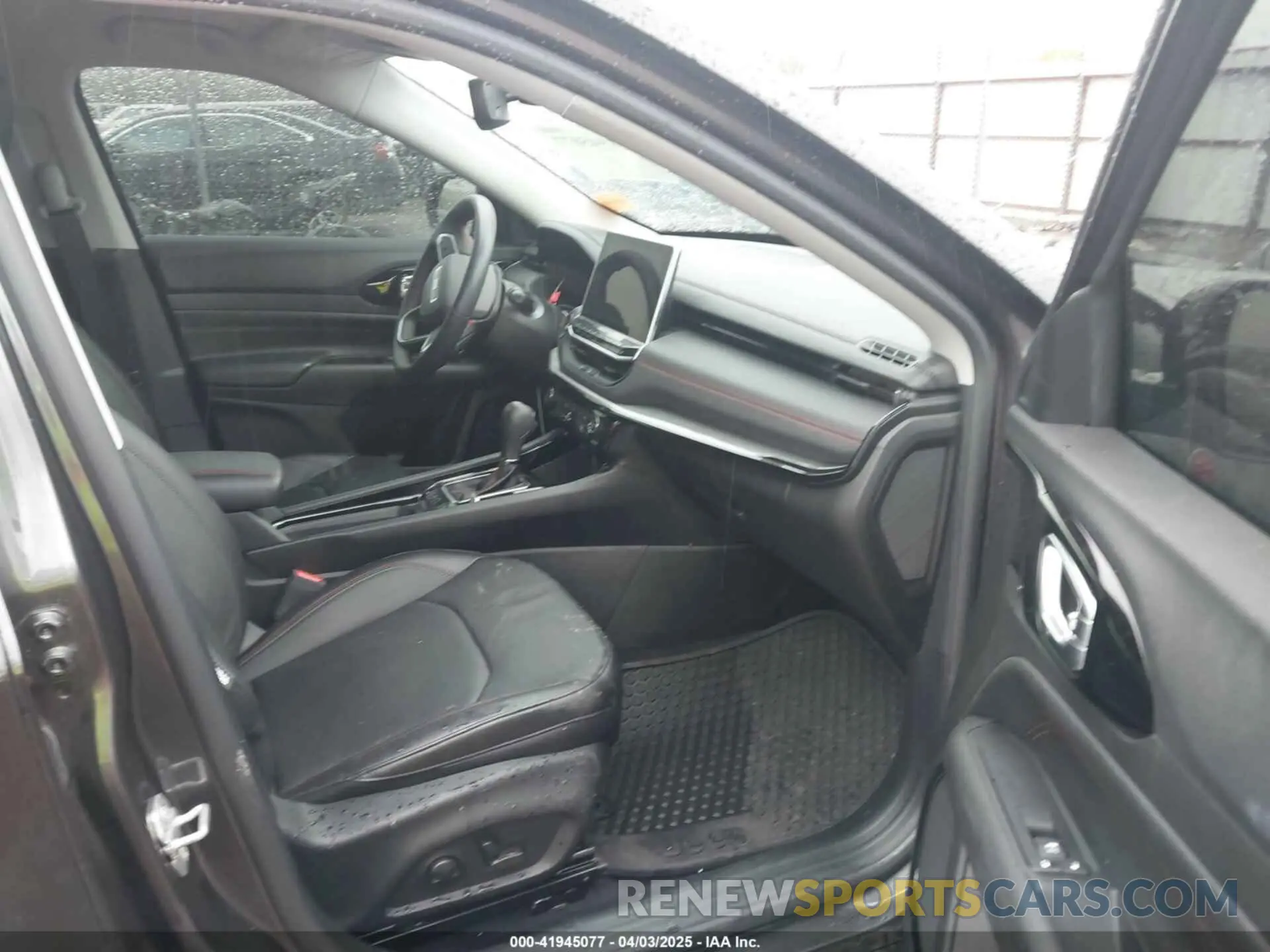 5 Photograph of a damaged car 3C4NJDDBXNT206118 JEEP COMPASS 2022