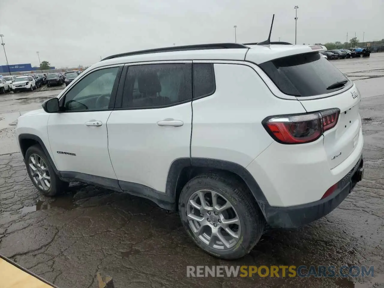 2 Photograph of a damaged car 3C4NJDFB1NT153046 JEEP COMPASS 2022