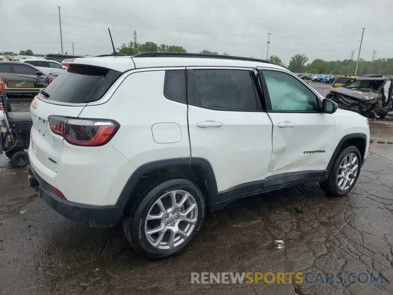 3 Photograph of a damaged car 3C4NJDFB1NT153046 JEEP COMPASS 2022