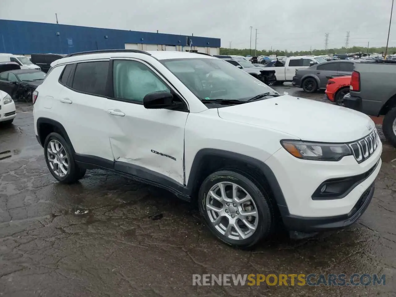 4 Photograph of a damaged car 3C4NJDFB1NT153046 JEEP COMPASS 2022