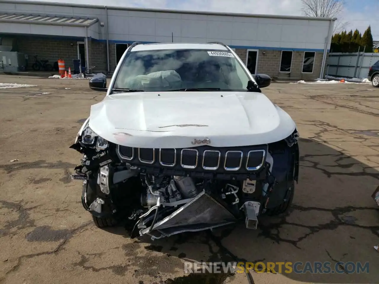 5 Photograph of a damaged car 3C4NJDFB2NT209639 JEEP COMPASS 2022