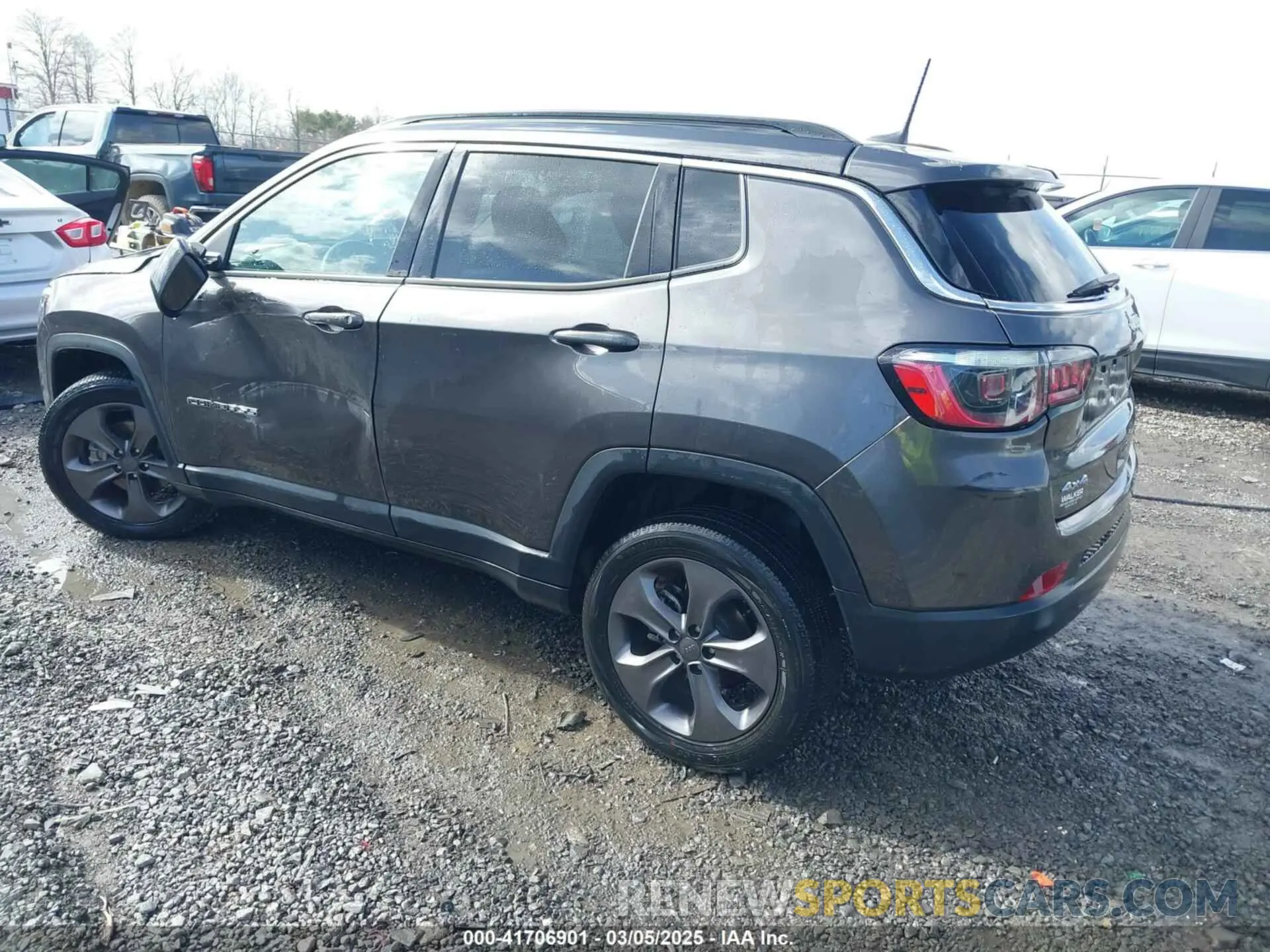 3 Photograph of a damaged car 3C4NJDFB3NT144607 JEEP COMPASS 2022