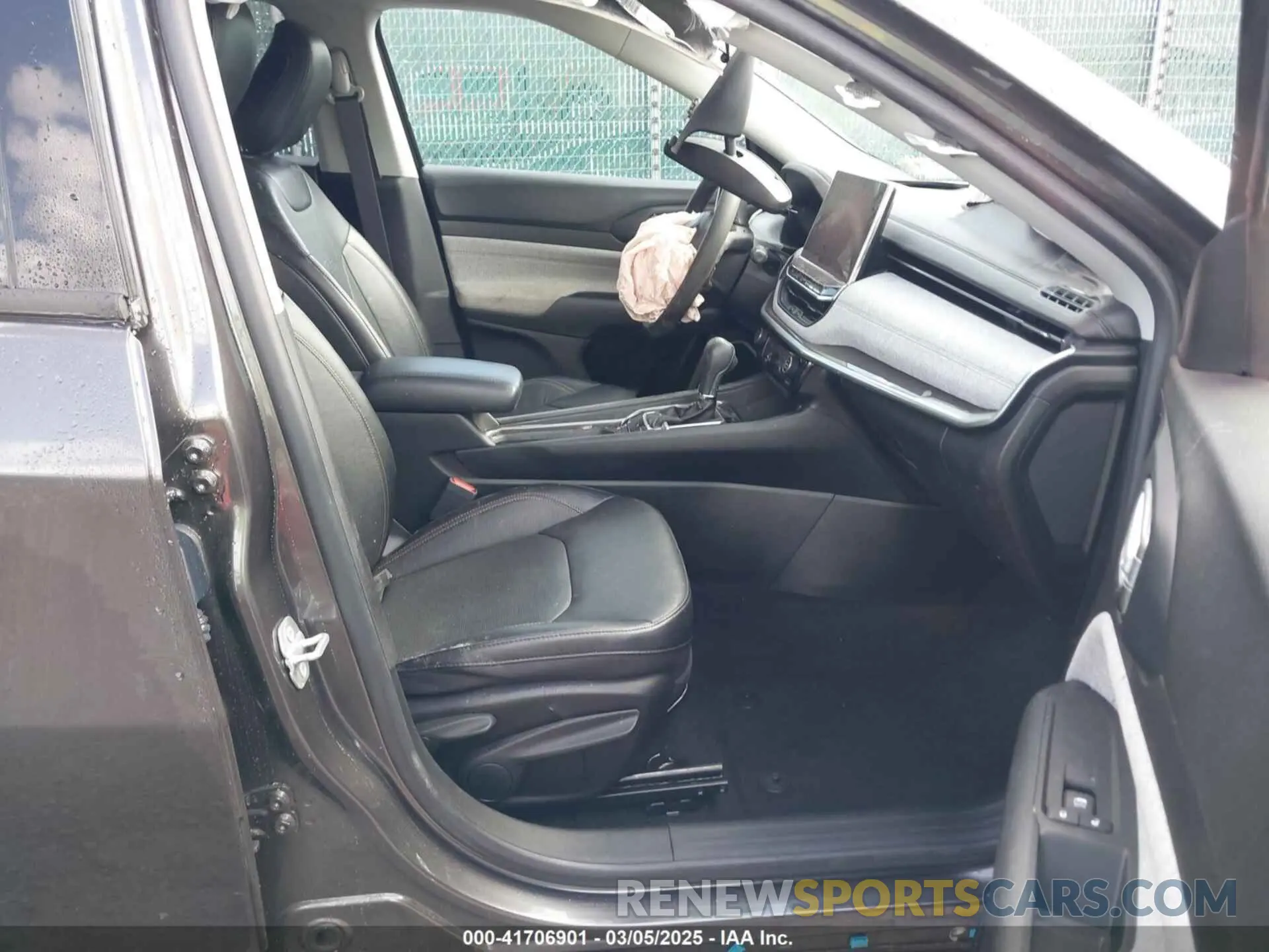 5 Photograph of a damaged car 3C4NJDFB3NT144607 JEEP COMPASS 2022