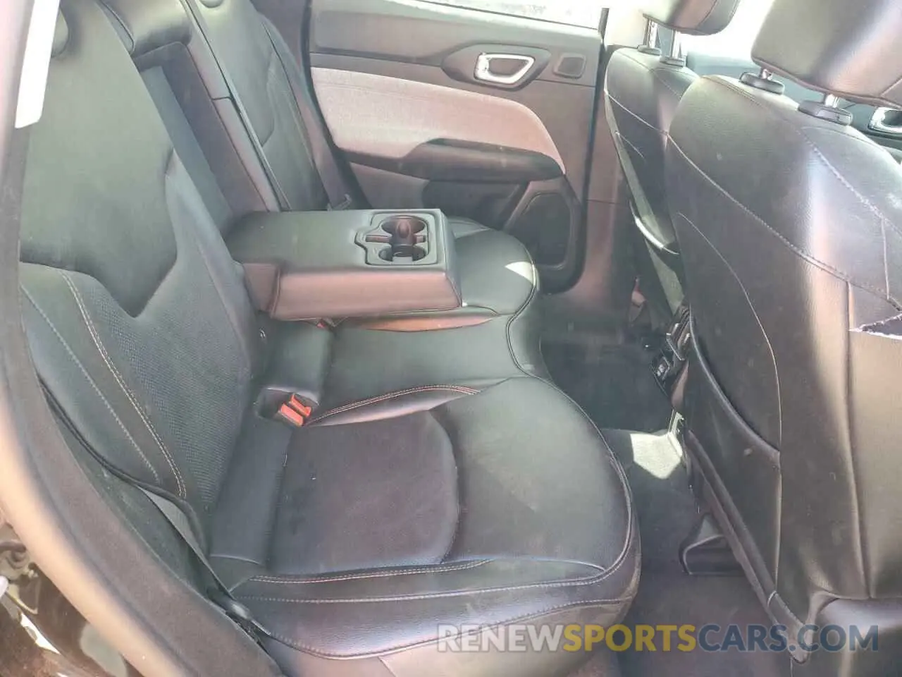 11 Photograph of a damaged car 3C4NJDFB3NT169913 JEEP COMPASS 2022